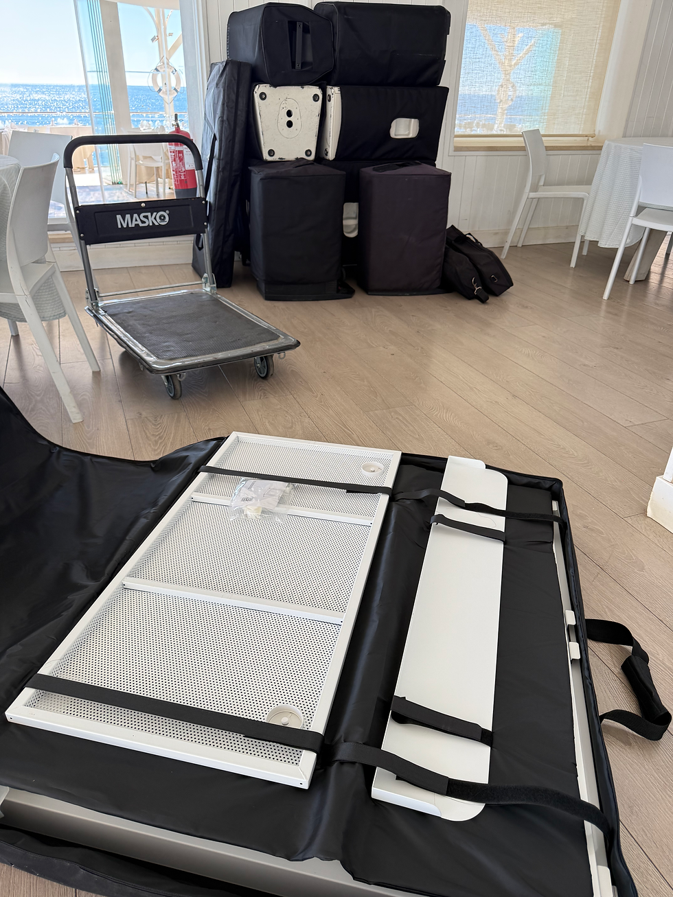 Miniatura: Mesa blanca Dj Rental