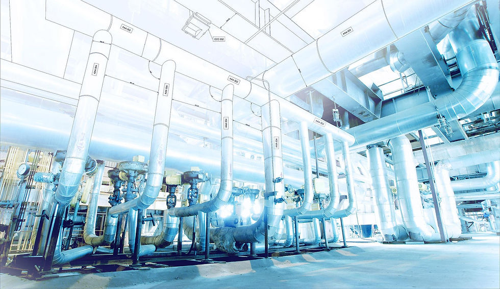 Desenho técnico de tubulação sobreposto a imagem de equipamentos industriais em ambiente fabril
