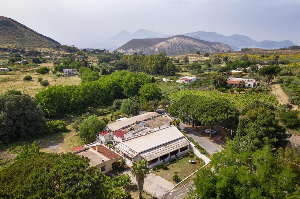 Maria Tindara la Locanda a Vulcano