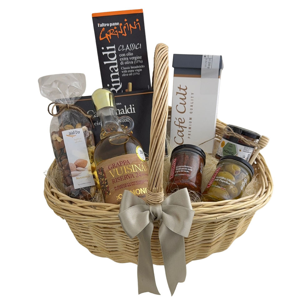 Weihnachtlicher Präsentkorb „Italian Spirit“ mit Nonino Grappa, Espresso und Delikatessen – liebevoll arrangiert als festlich
