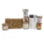 Offener Frühstücks Präsentkorb mit Kolumbien Kaffee, Brotbackmischung, Fruchtaufstrich, Bauernfrühstück und Schokoladencreme.