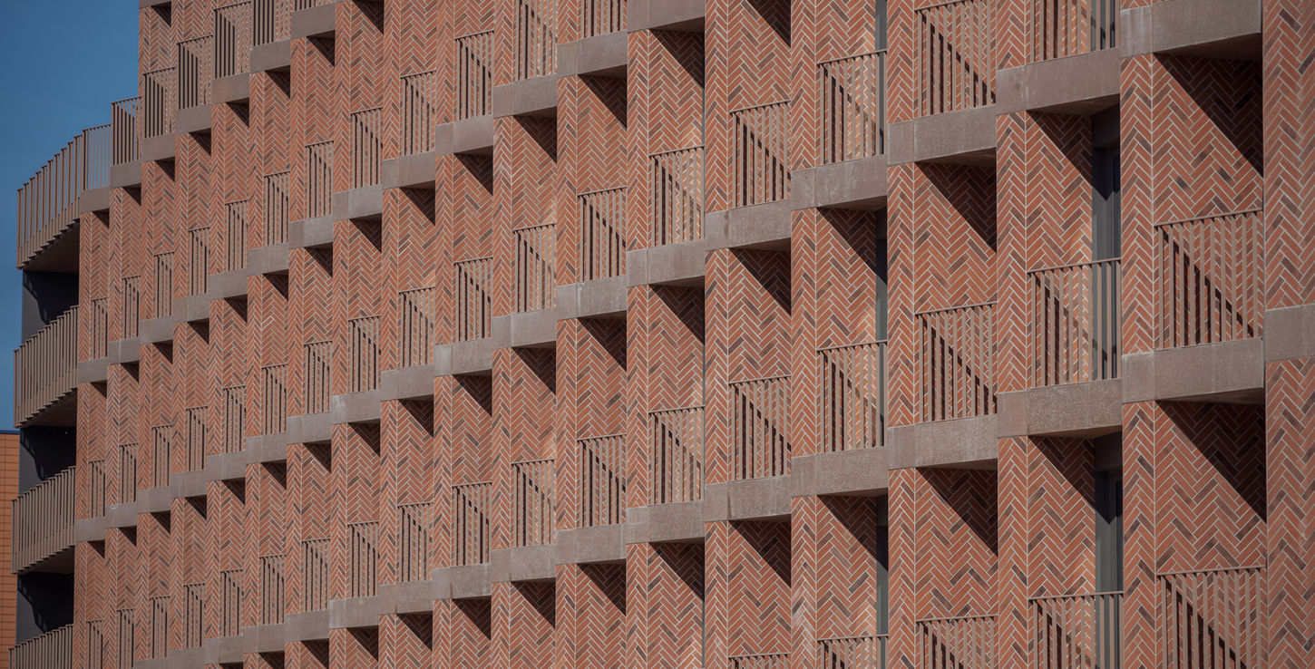 Bernardyńska 4, Wroclaw, Poland, Custom Thin Brick, side angle of building