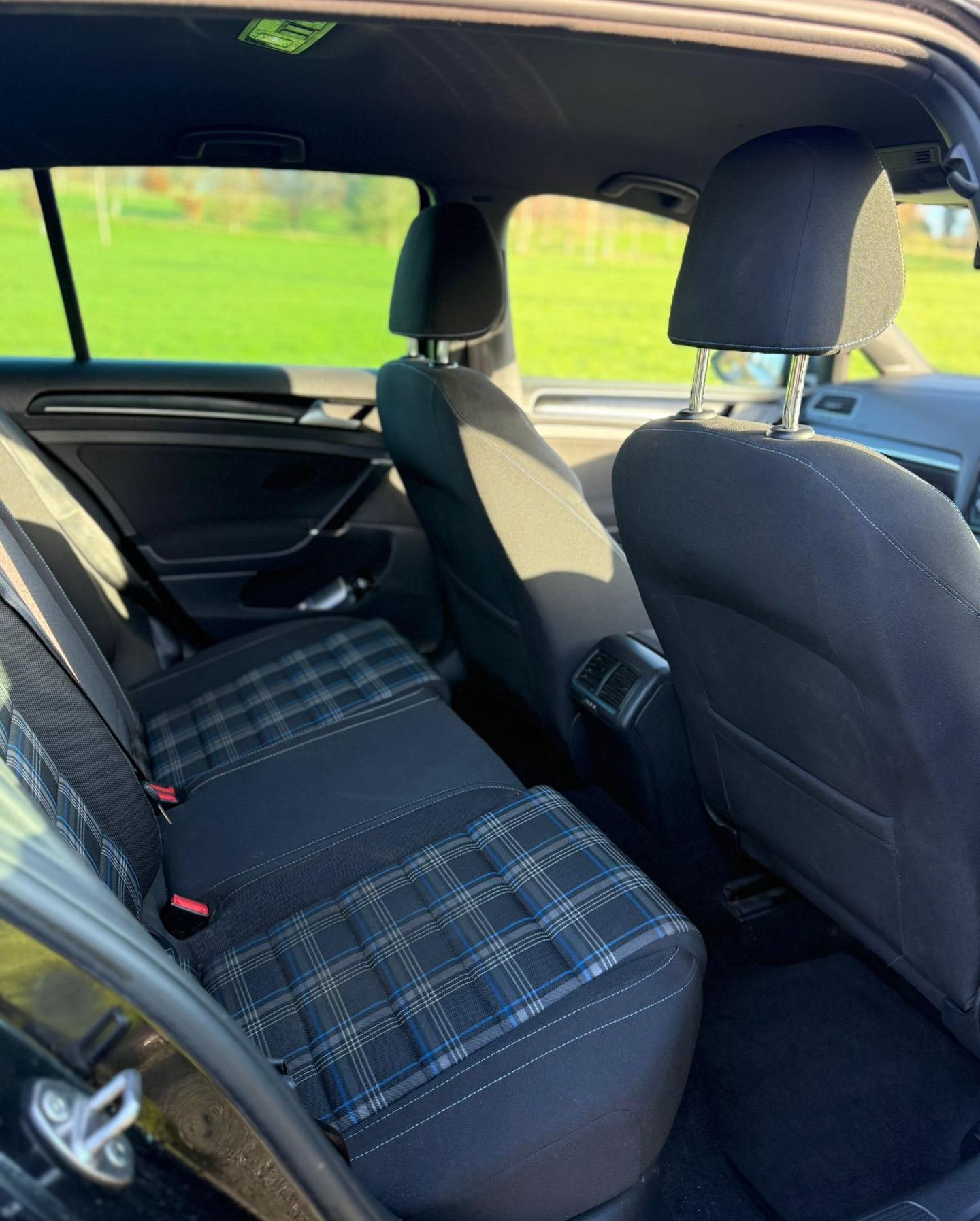 Volkswagen Golf 1.4 PHEV gallery image 9
