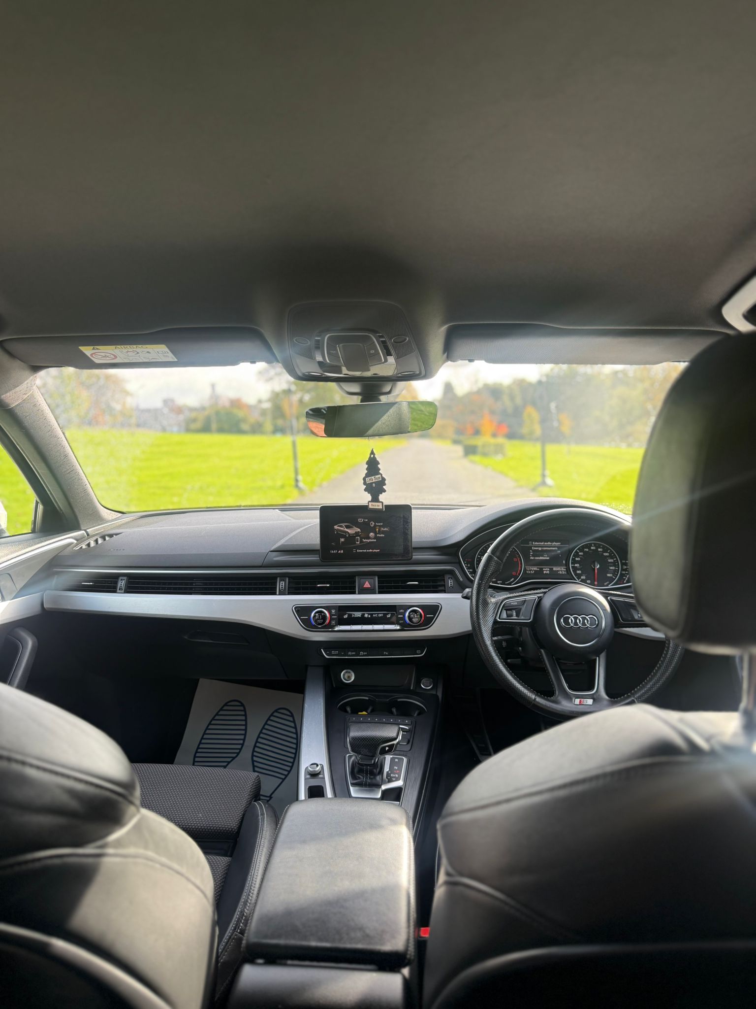 Audi A4 S Line Ultra Auto gallery image 11