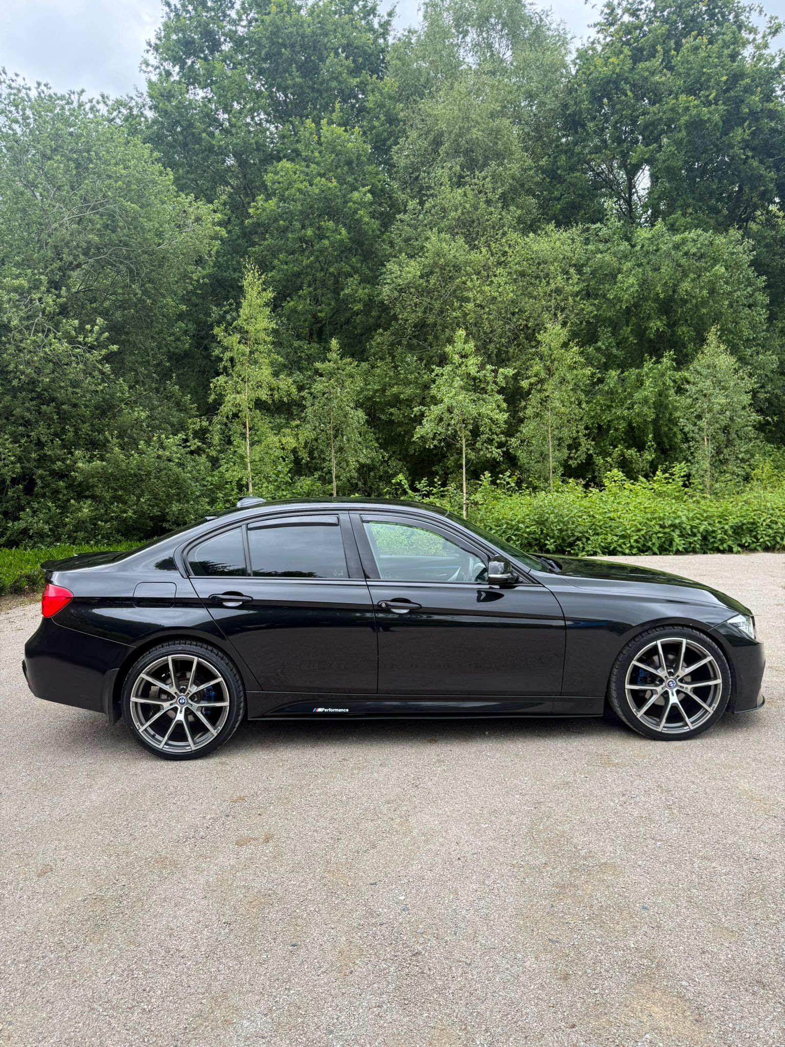 BMW 320d M Sport gallery image 9