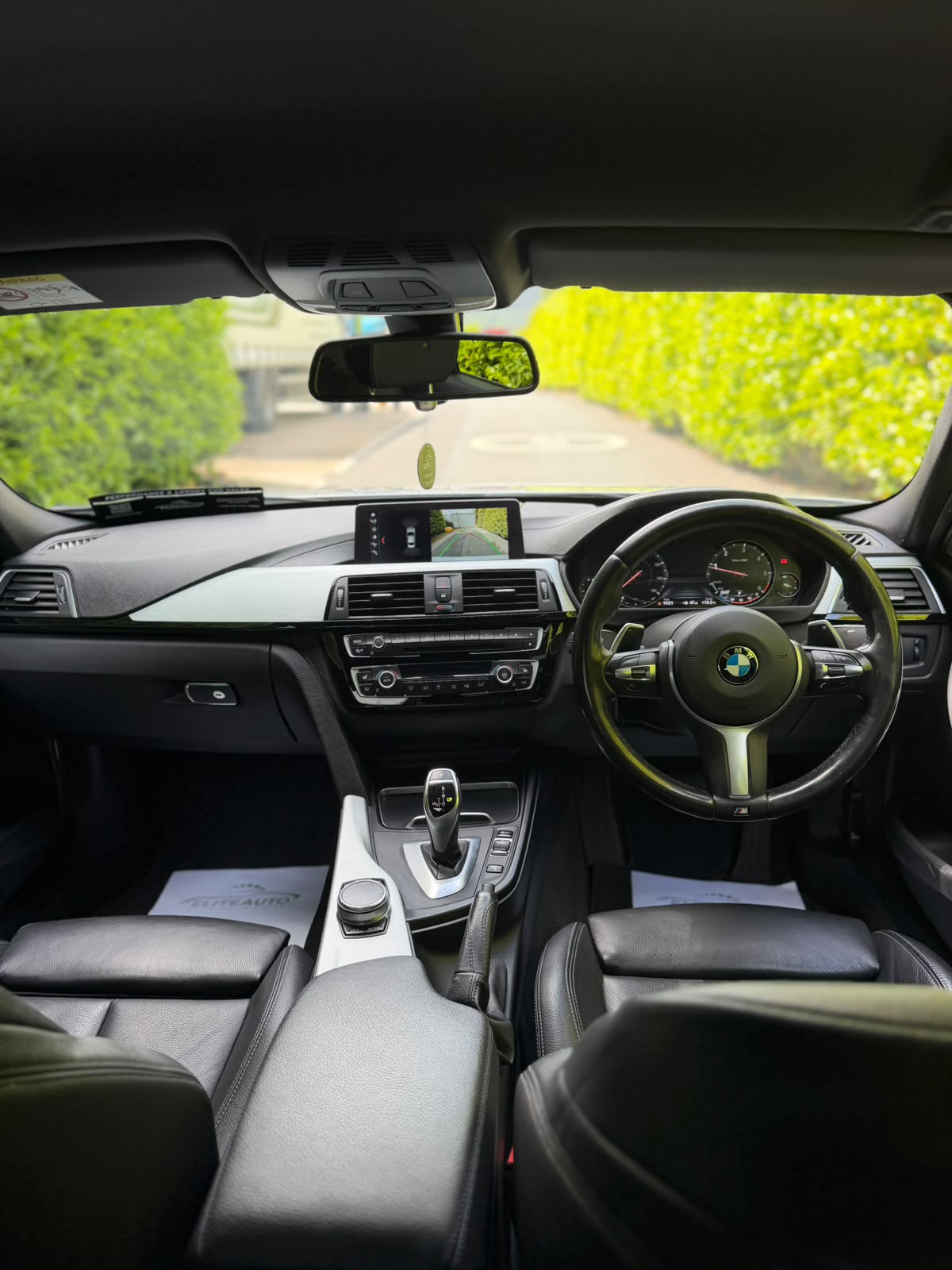 BMW 320d M Sport Shadow Edition gallery image 11