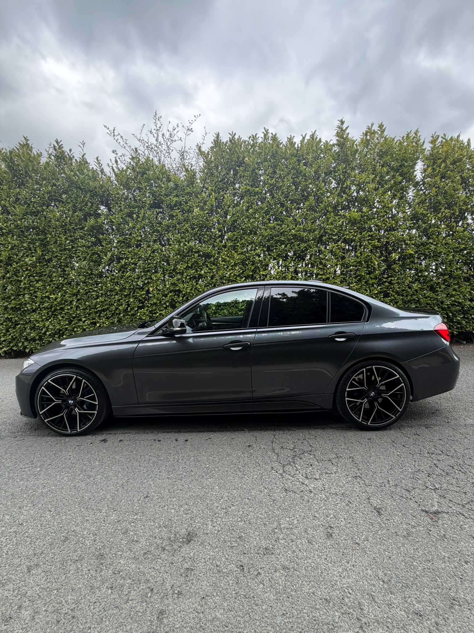 BMW 320d M Sport Shadow Edition Auto gallery image 7