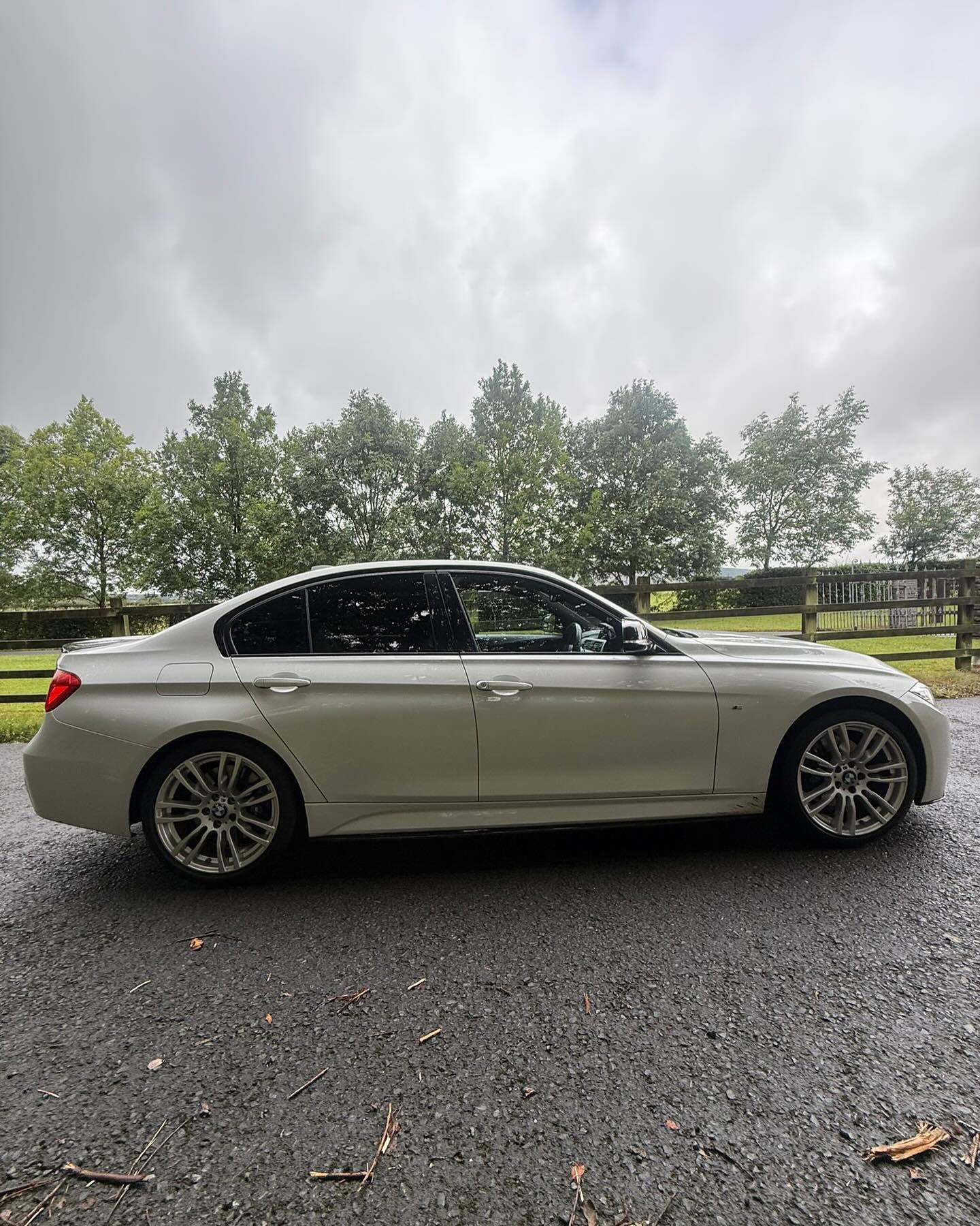 BMW 320d M Sport Shadow Edition Auto gallery image 7