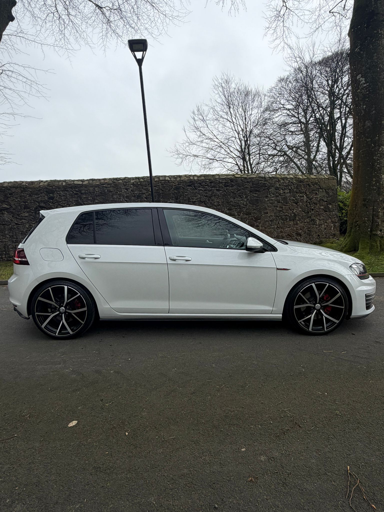 Volkswagen Golf GTI gallery image 8