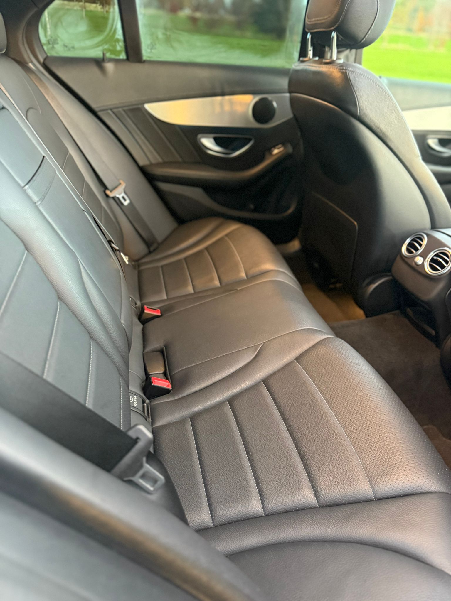 Mercedes-Benz C-Class Auto gallery image 12