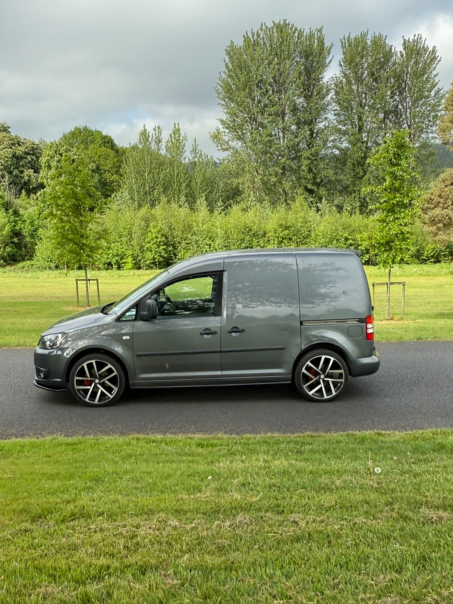 Volkswagen Caddy Highline gallery image 3