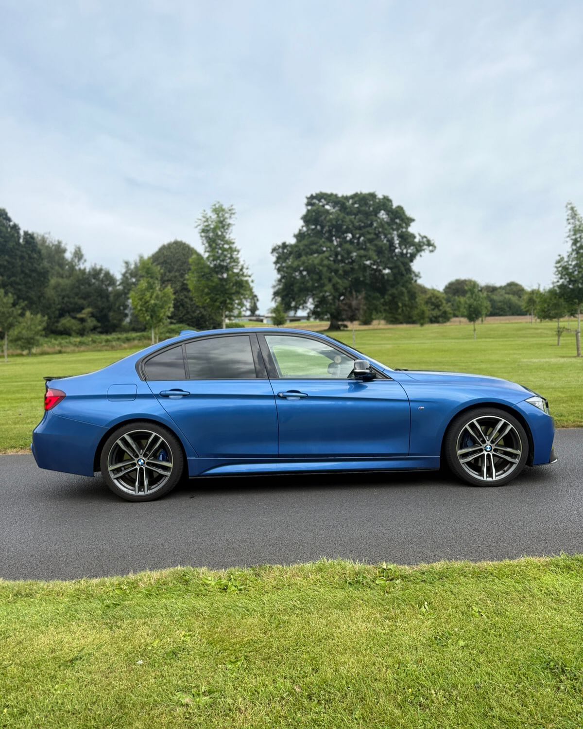 BMW 320d M Sport Shadow Edition Auto gallery image 5