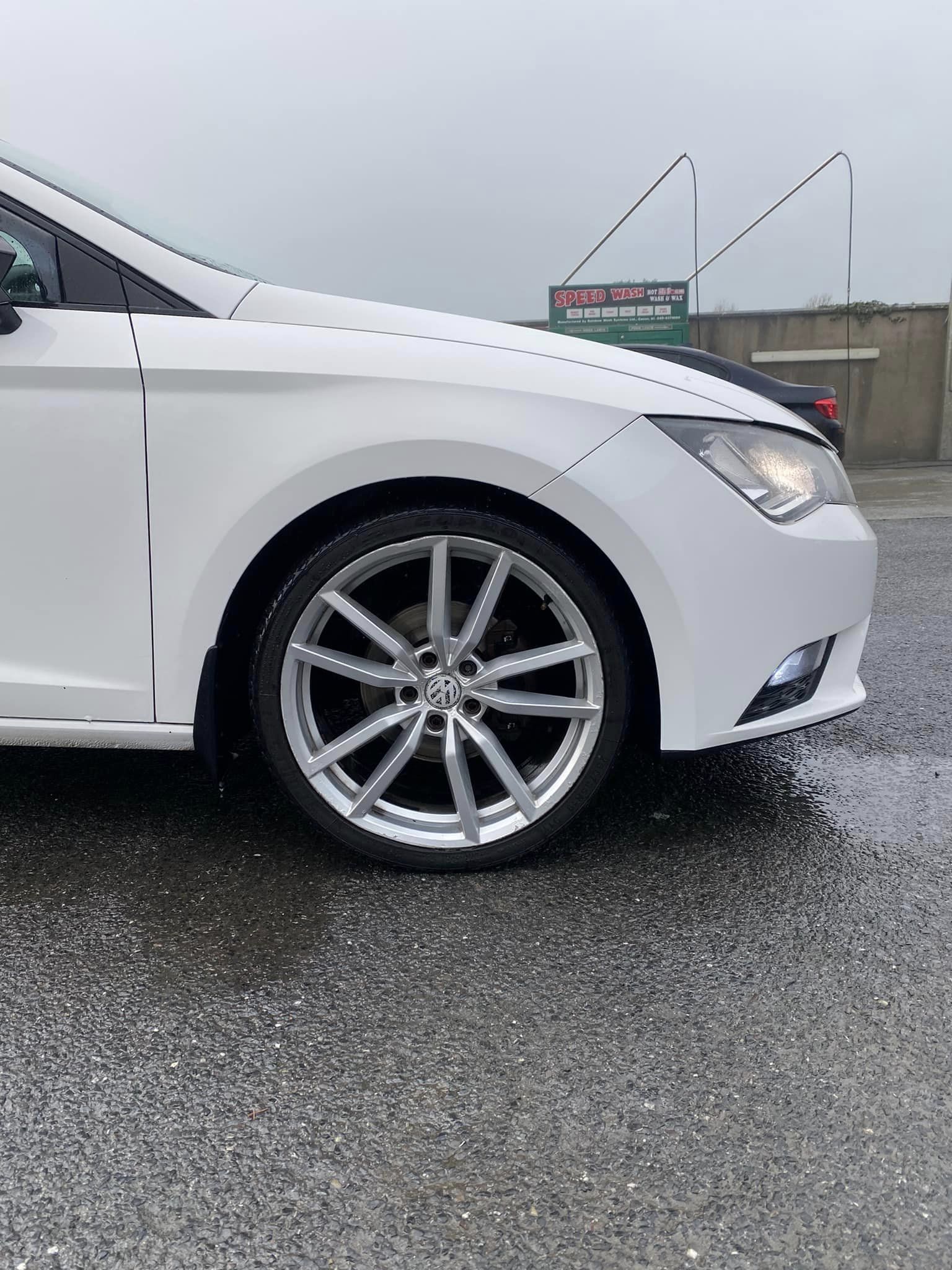 SEAT Leon 1.6 TDI 105BHP gallery image 4