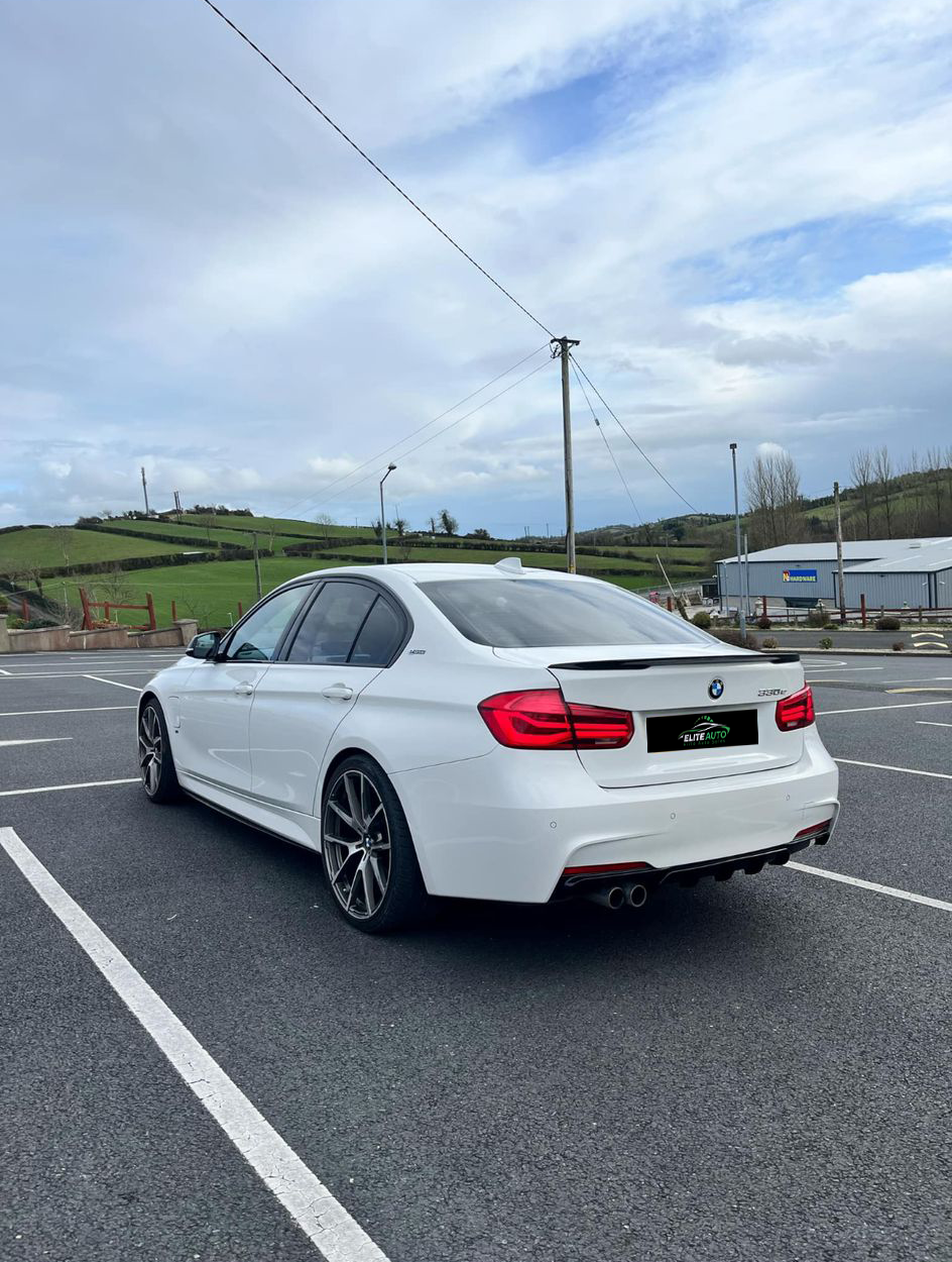 BMW 330e gallery image 6