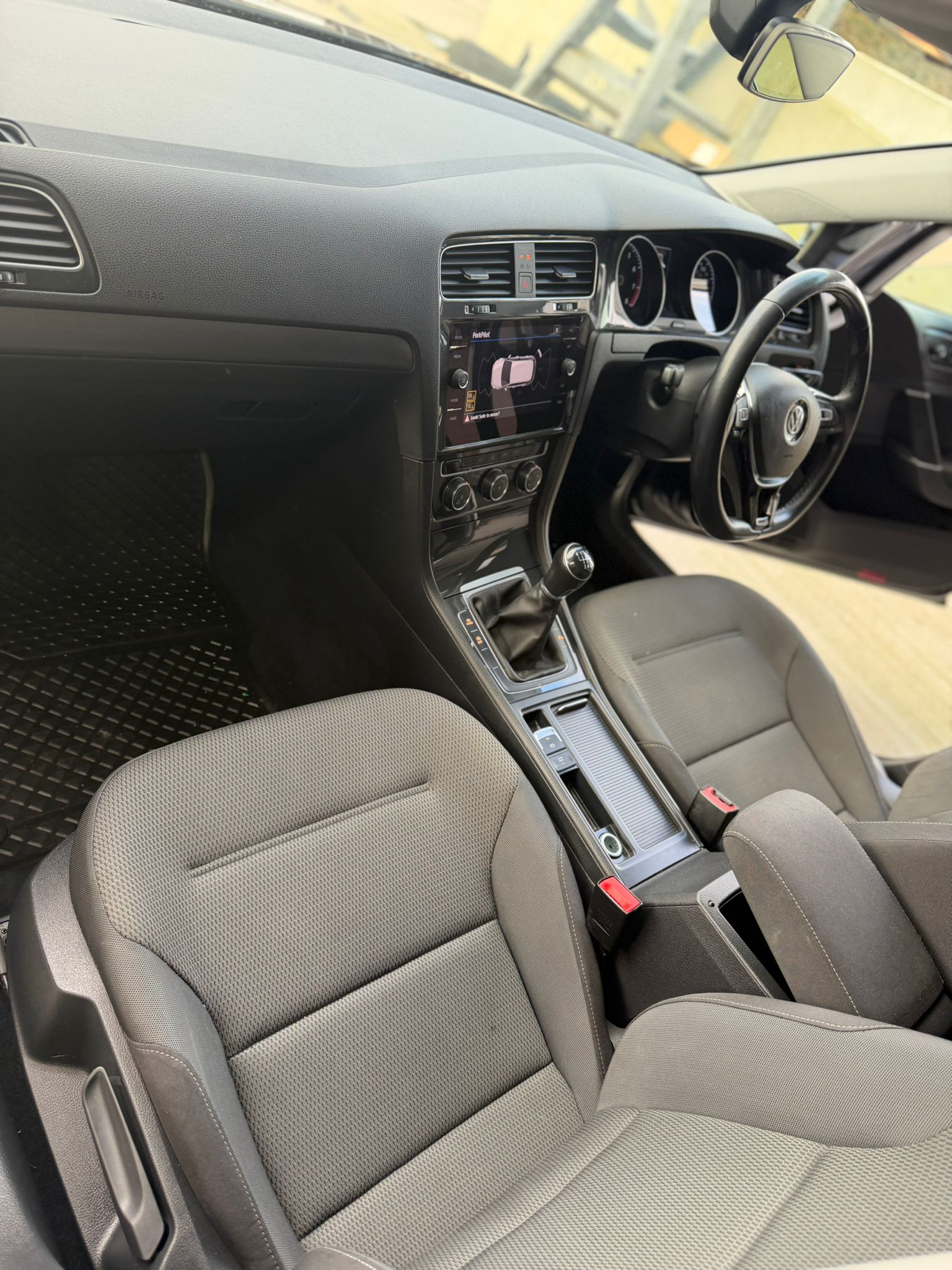 Volkswagen Golf SE NAV 1.4 TSI gallery image 10