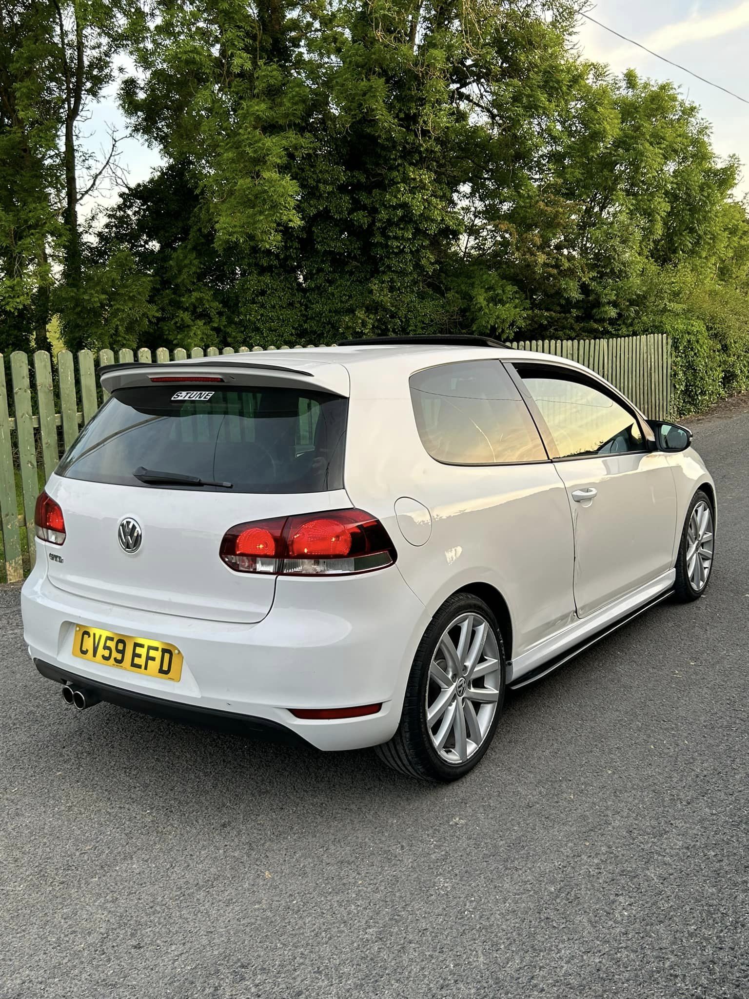 Volkswagen Golf GTD Sunroof gallery image 3