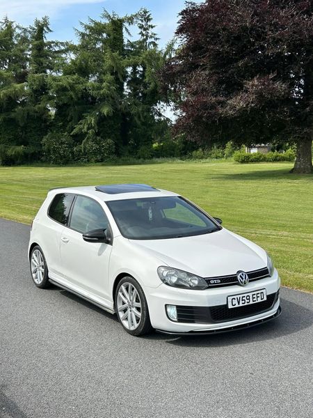 Volkswagen Golf GTD Sunroof gallery image 4