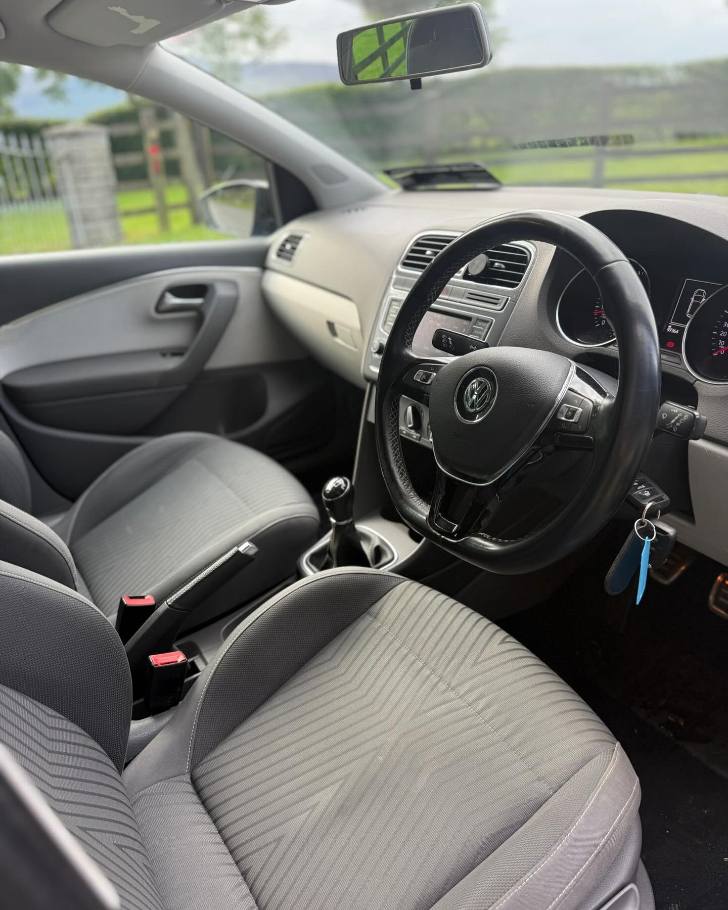 Volkswagen Polo 1.2 TSI Manual gallery image 9