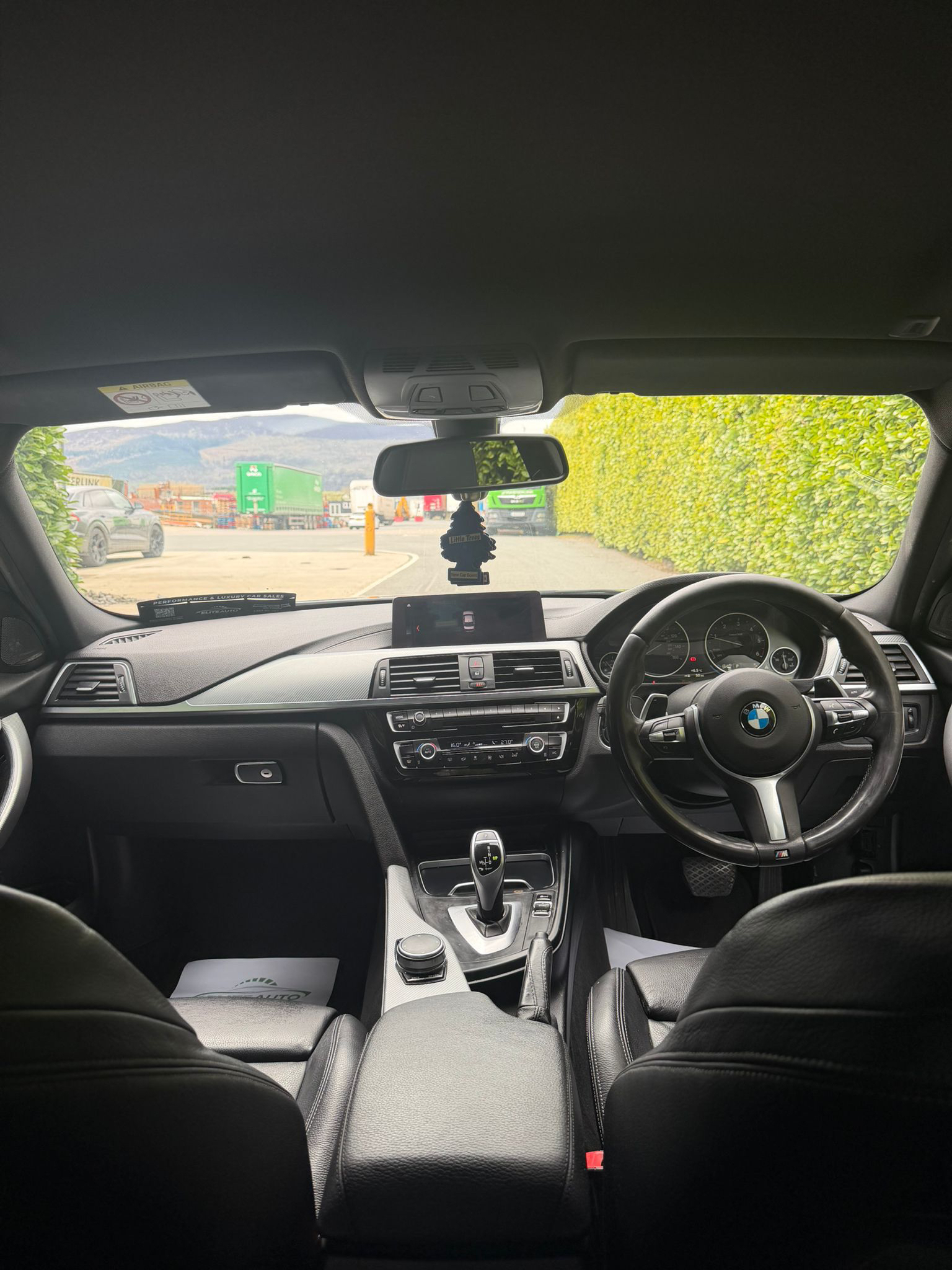 BMW 320d M Sport Shadow Edition Auto gallery image 11