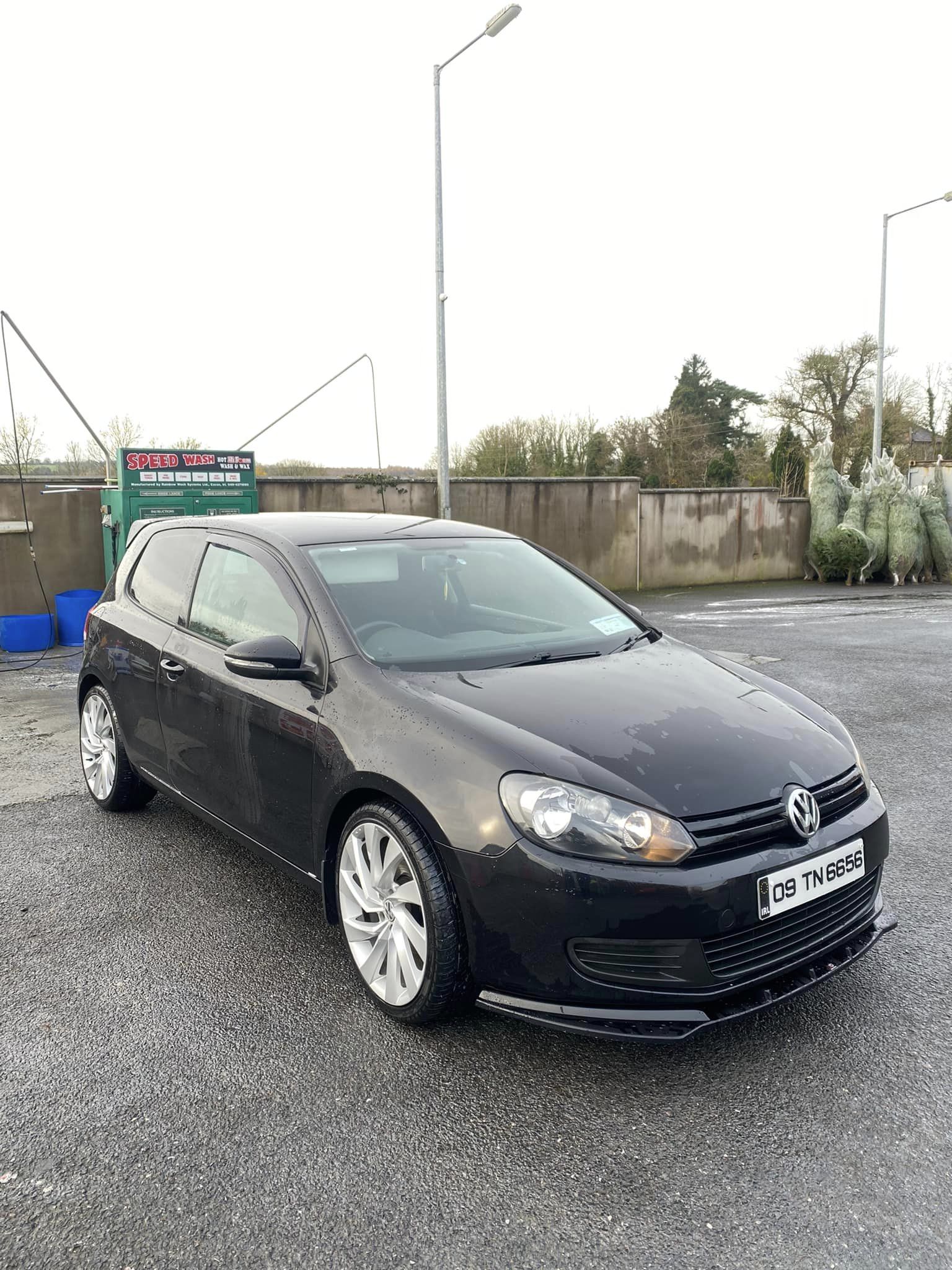 Volkswagen Golf 2.0 TDI 200BHP gallery image 2