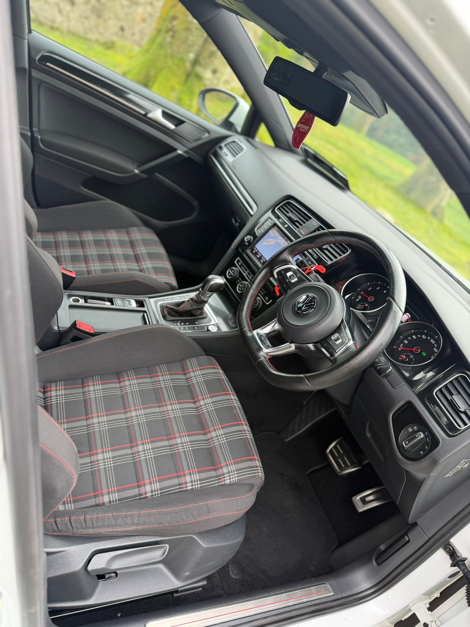 Volkswagen Golf GTI gallery image 11
