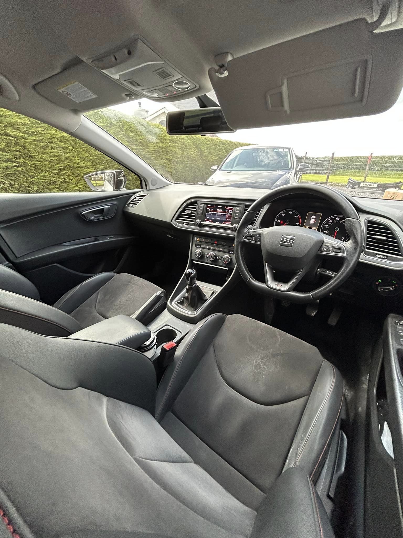 SEAT Leon FR 2.0 TDI gallery image 5