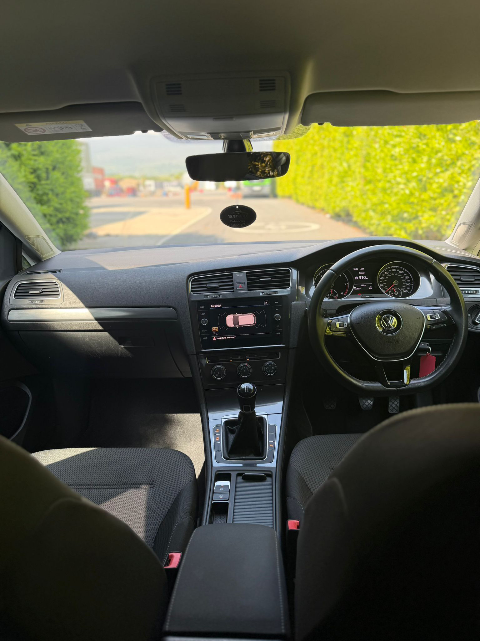 Volkswagen Golf 1.6 TDI gallery image 4