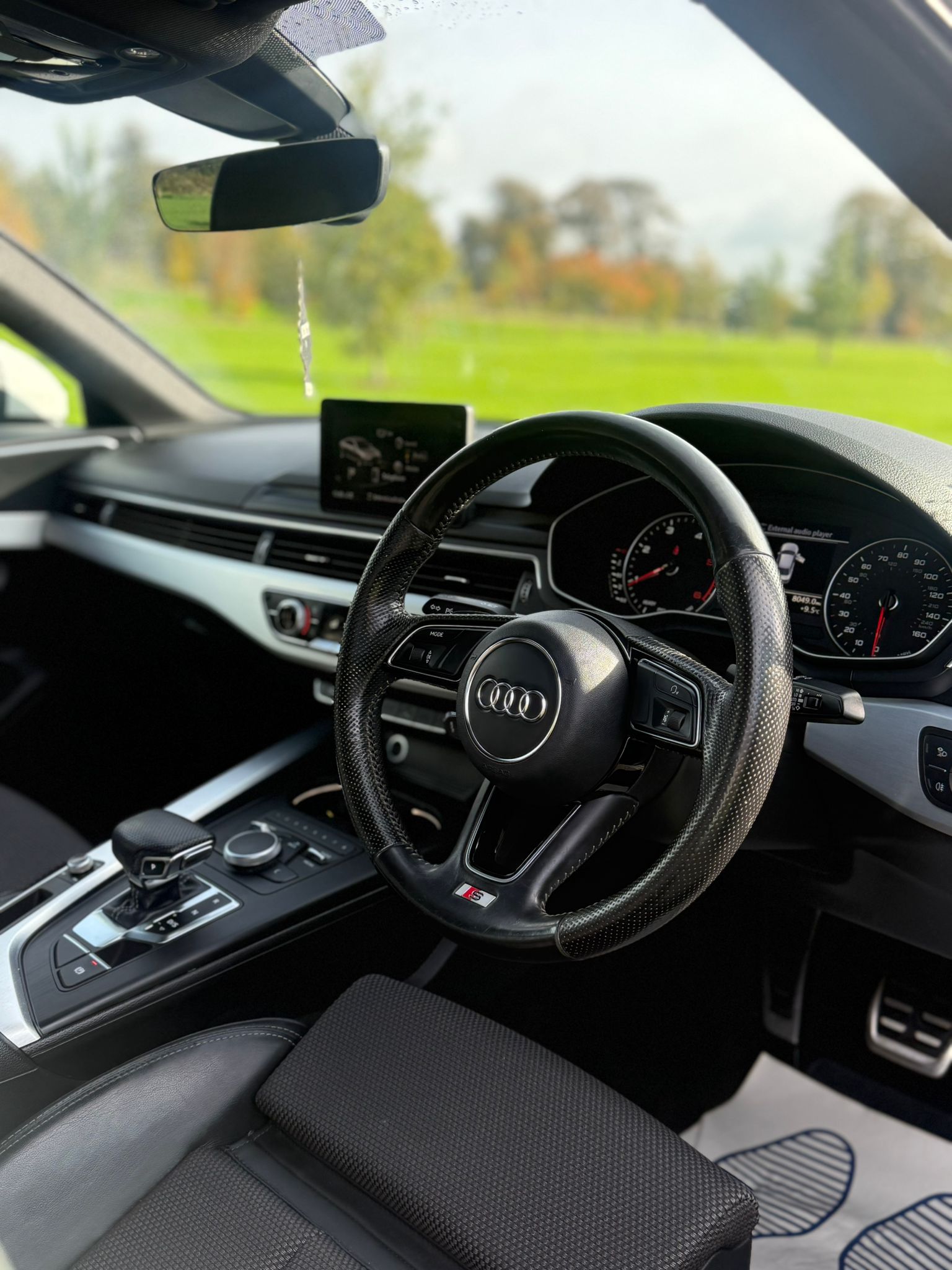 Audi A4 S Line Ultra Auto gallery image 9
