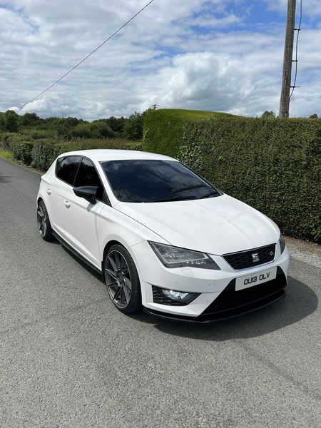 SEAT Leon FR 2.0 TDI gallery image 2