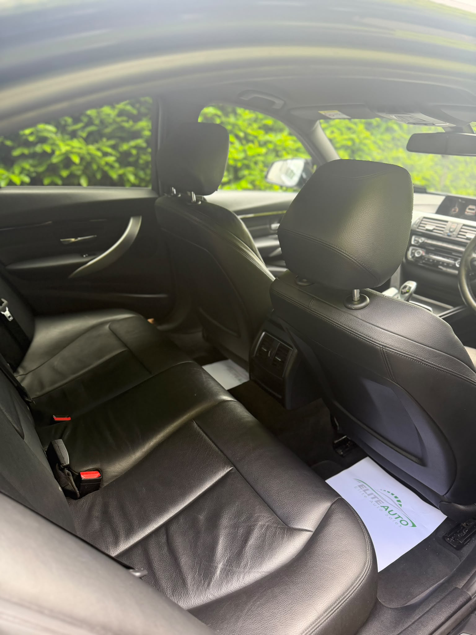 BMW 3 Series 320d M Sport Auto gallery image 9
