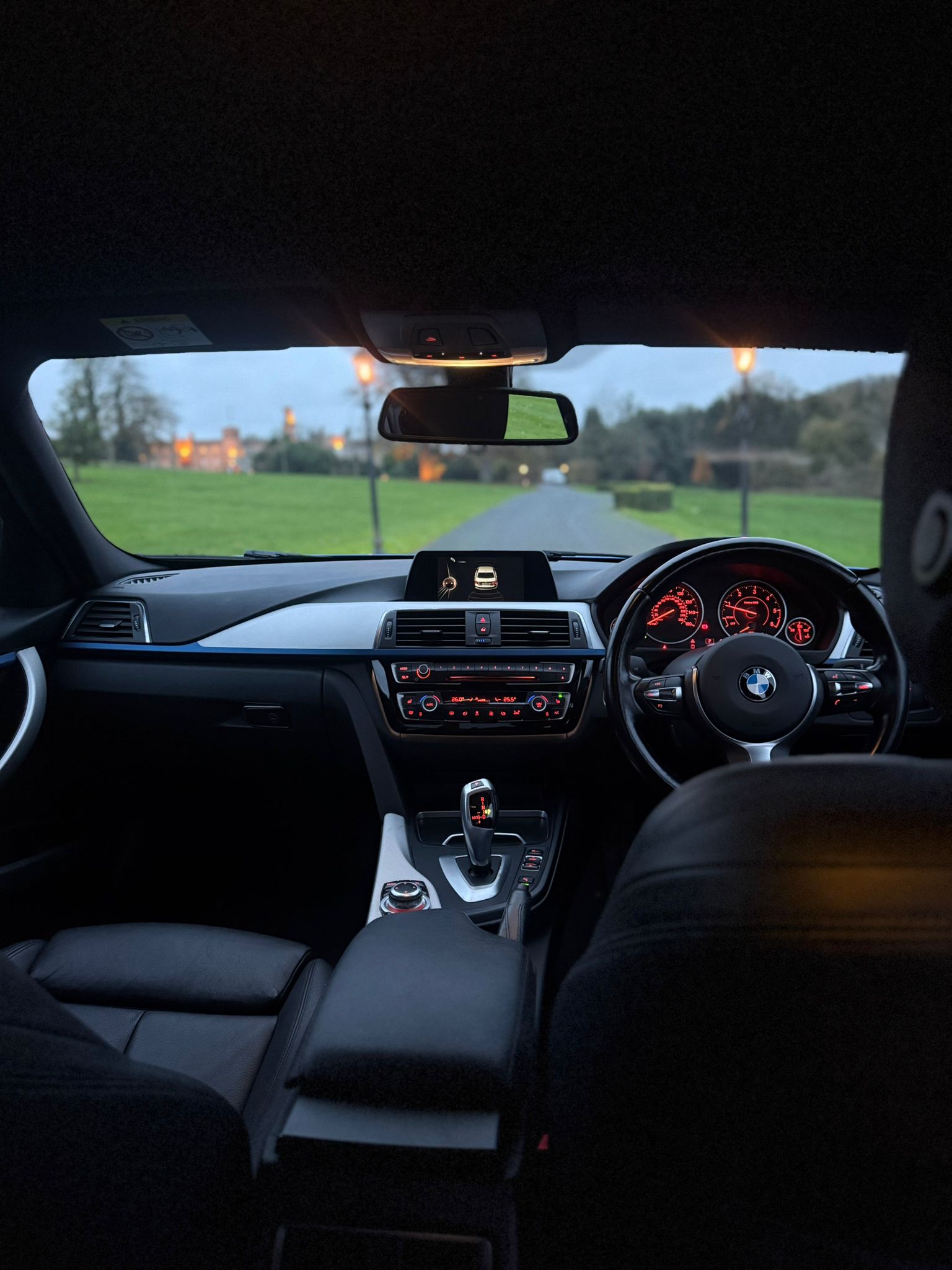 BMW 320d M Sport xDrive Auto gallery image 11