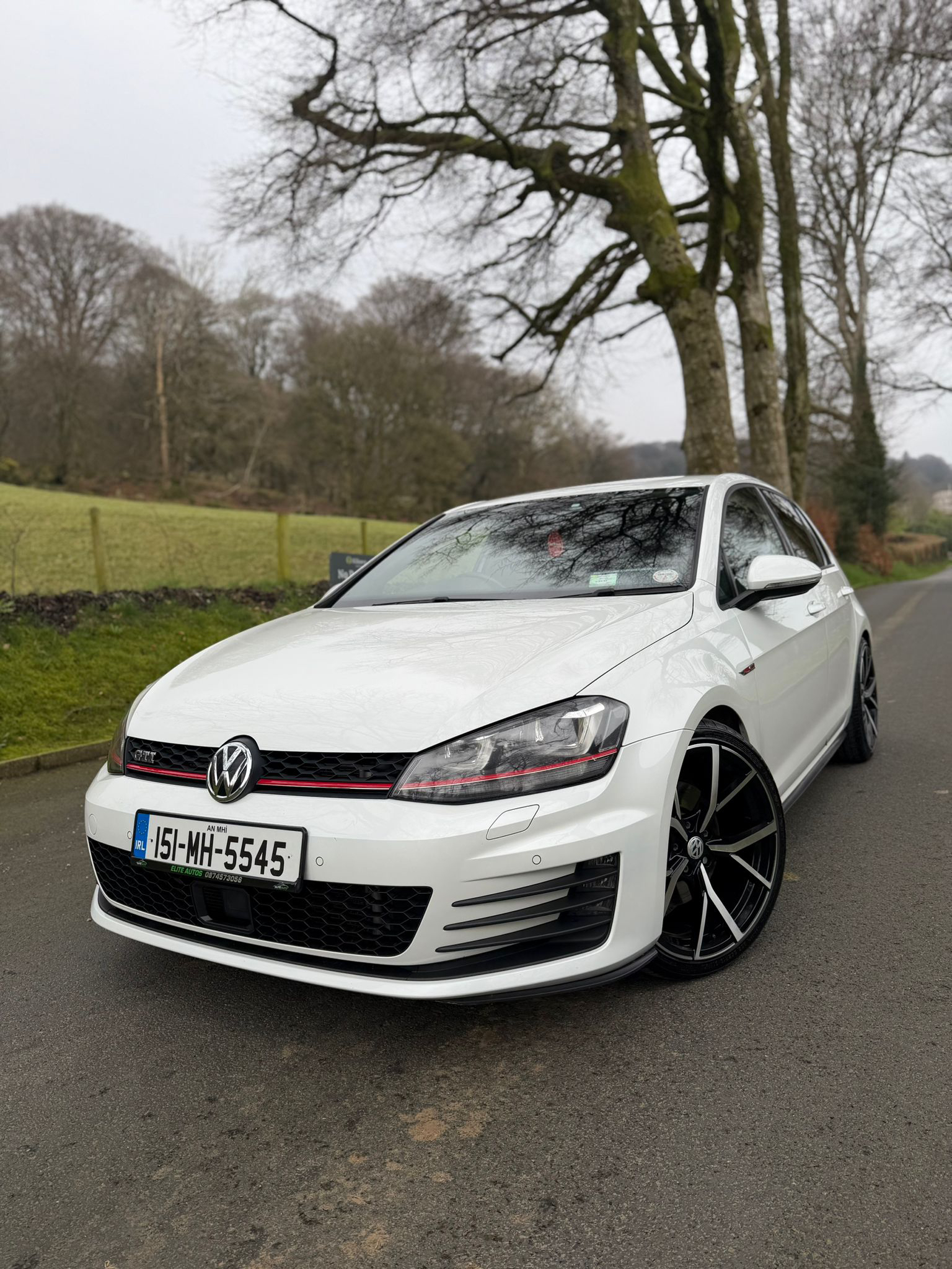 Volkswagen Golf GTI gallery image 3