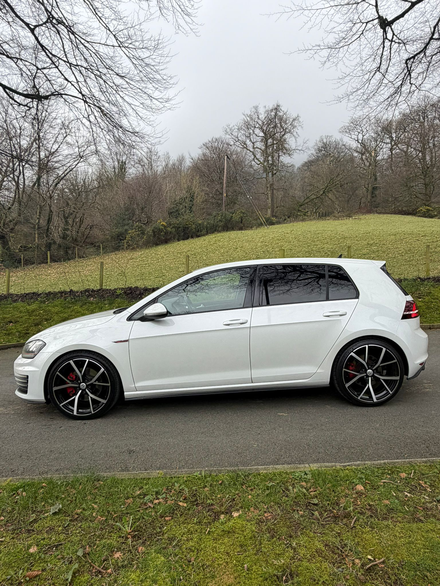 Volkswagen Golf GTI gallery image 9