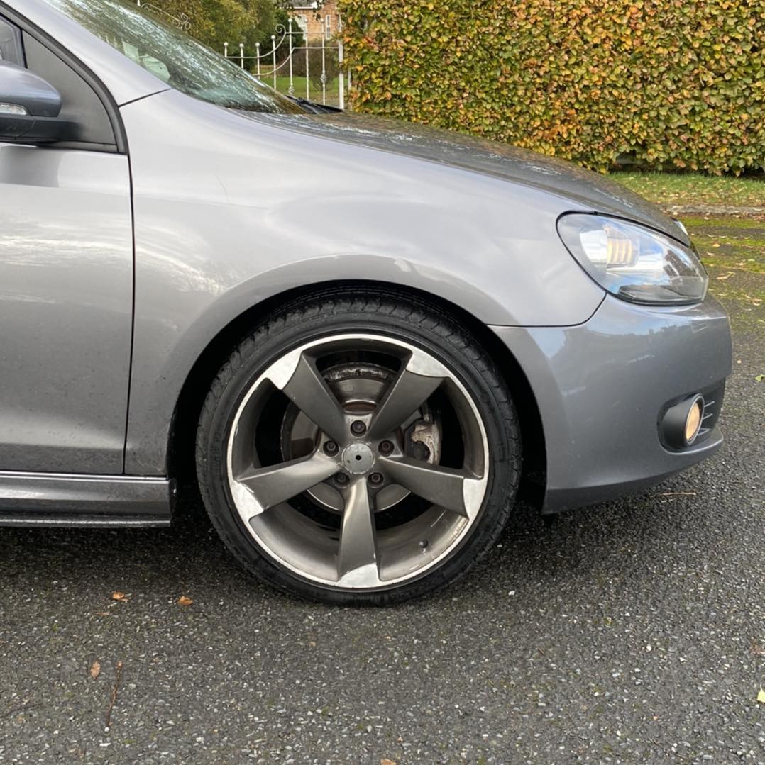 Volkswagen Golf 2.0 TDI gallery image 3