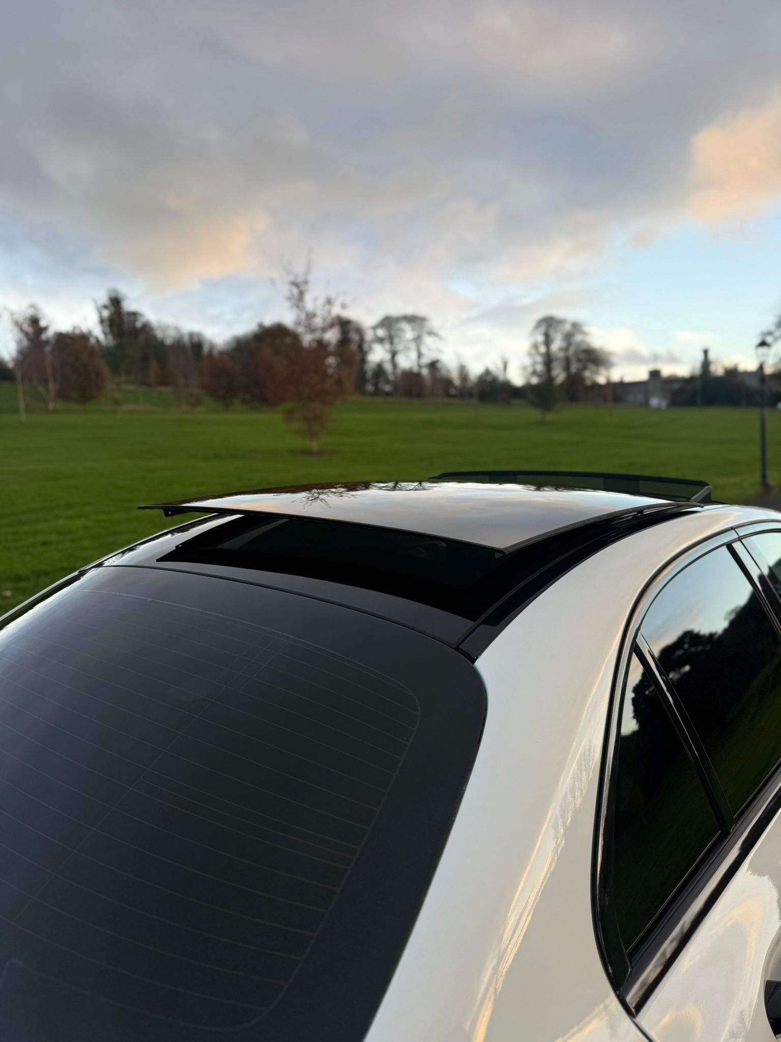 Mercedes-Benz C-Class Auto gallery image 9
