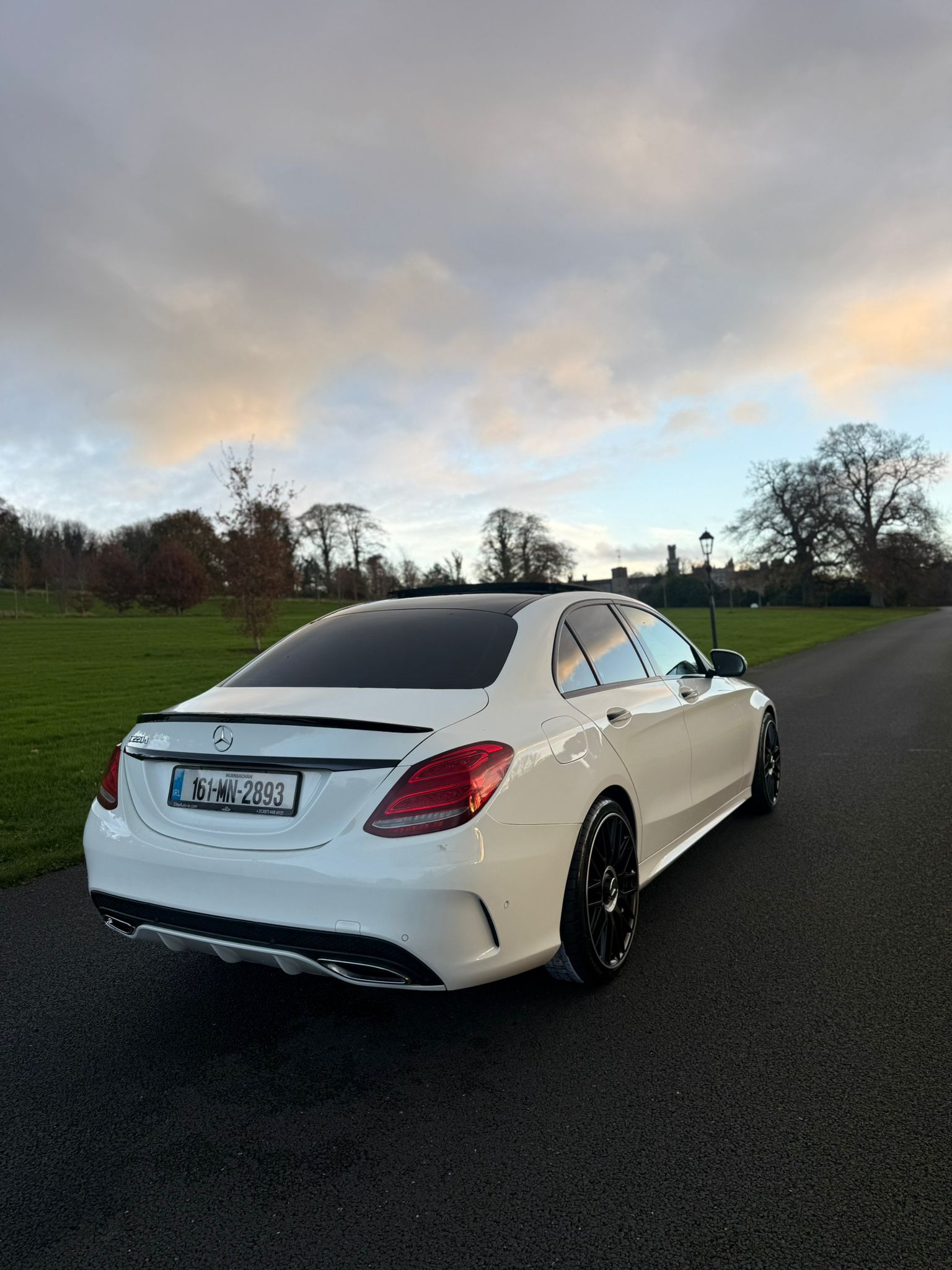 Mercedes-Benz C-Class Auto gallery image 3