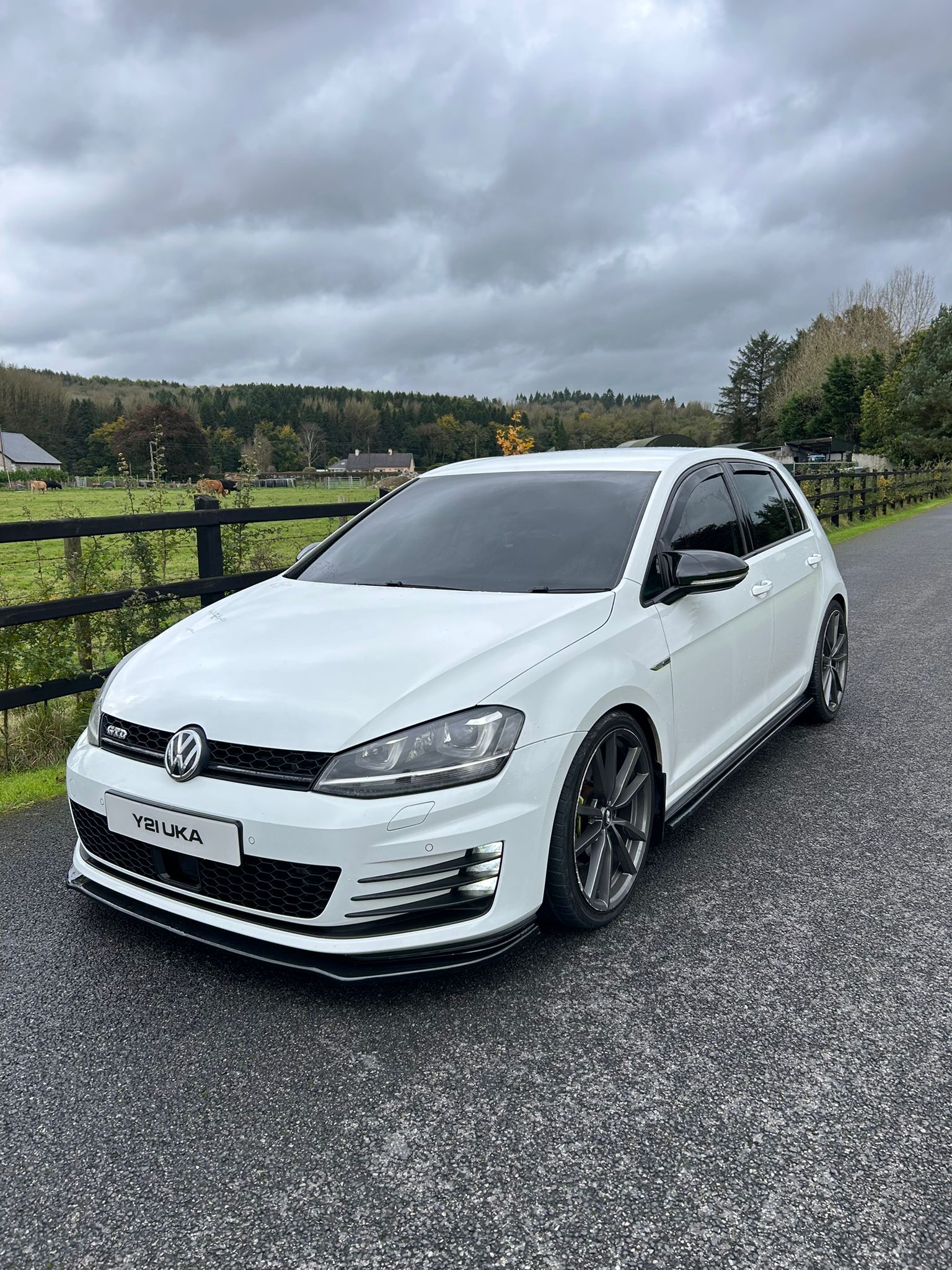 Volkswagen Golf GTD 2.0 TDI gallery image 4