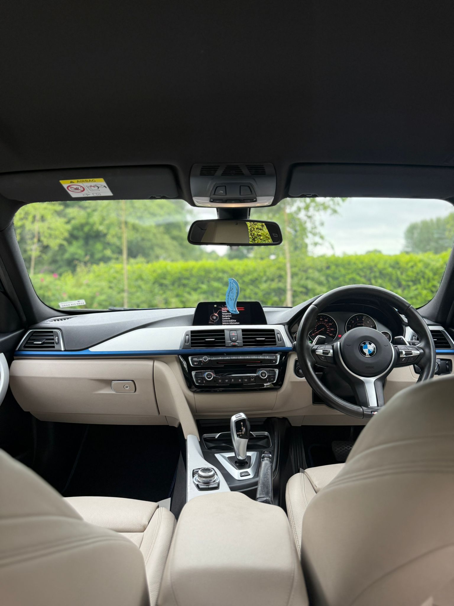 BMW 330e M Sport Auto gallery image 9