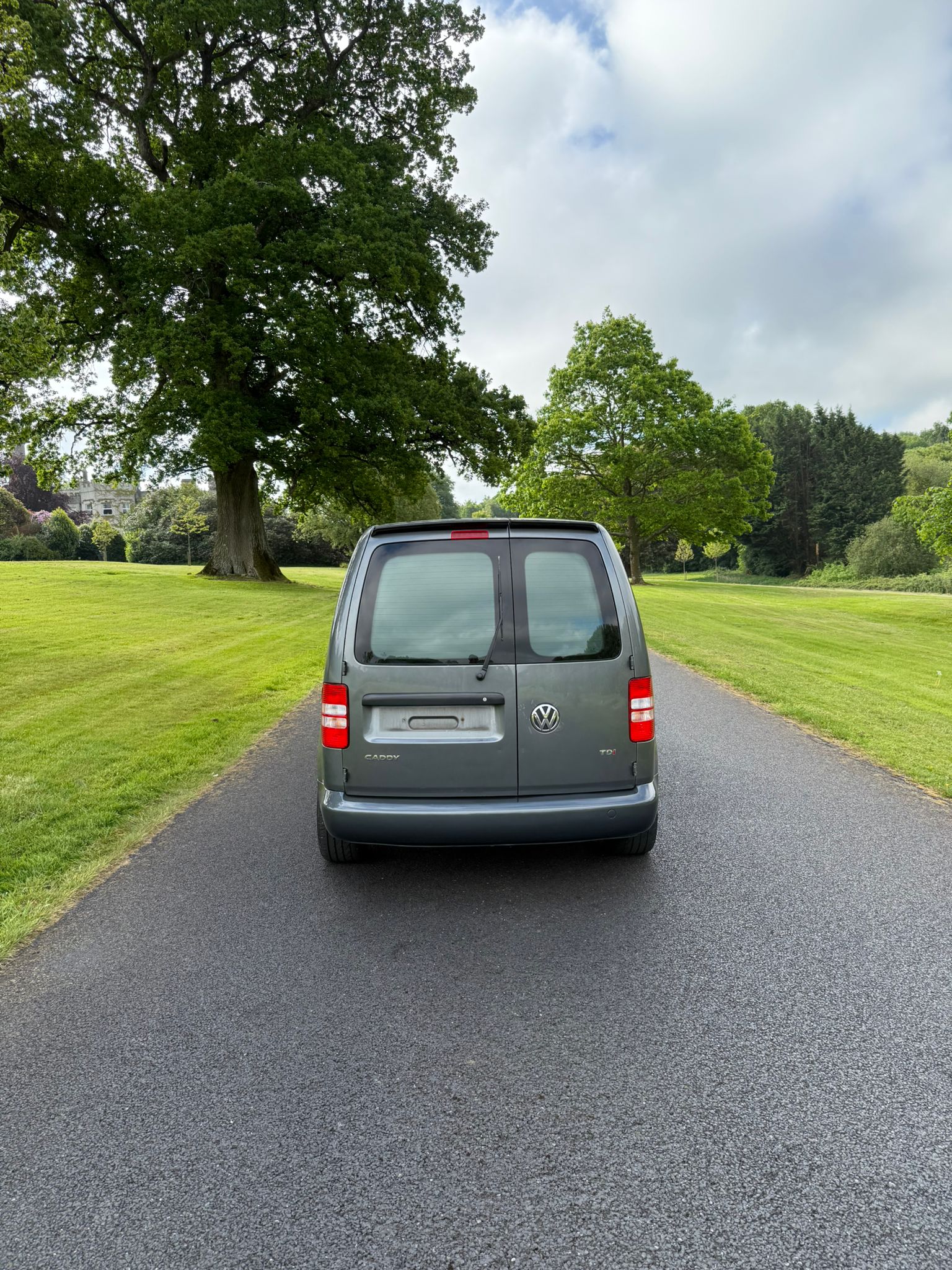 Volkswagen Caddy Highline gallery image 7