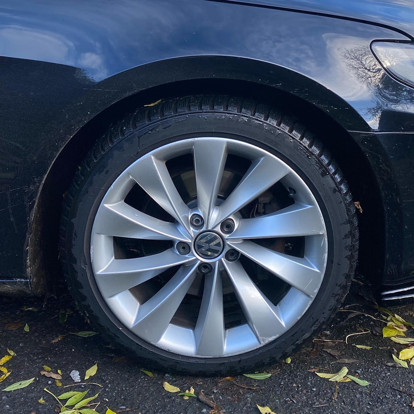 Volkswagen Passat CC gallery image 2