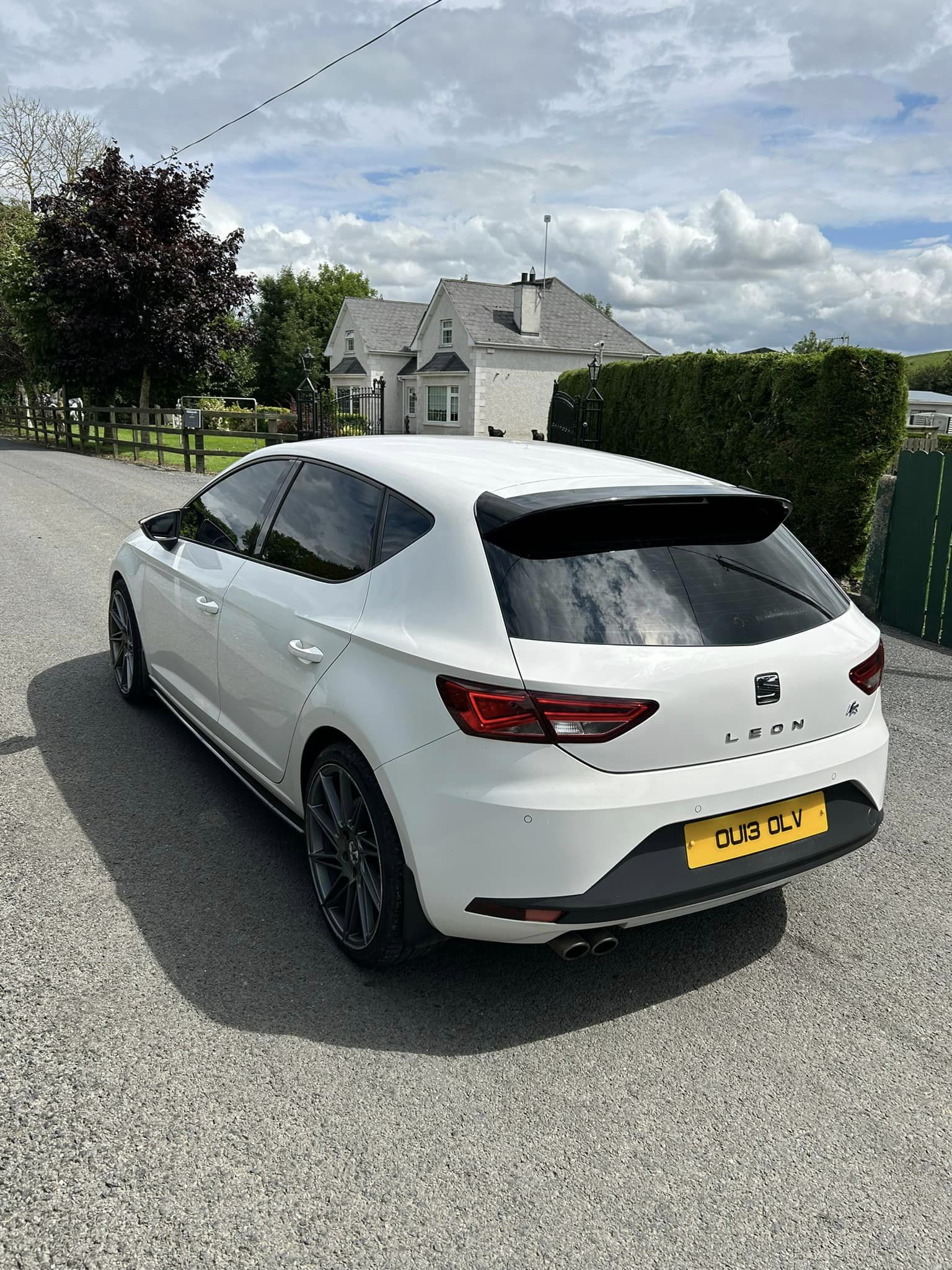 SEAT Leon FR 2.0 TDI gallery image 6