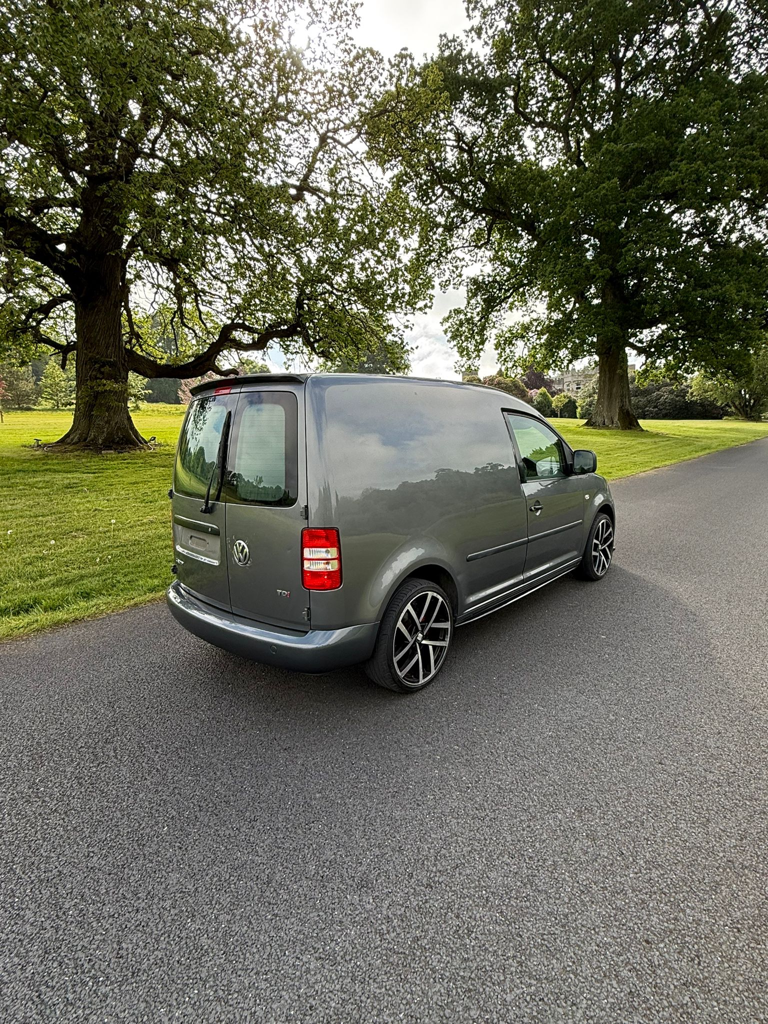 Volkswagen Caddy Highline gallery image 4