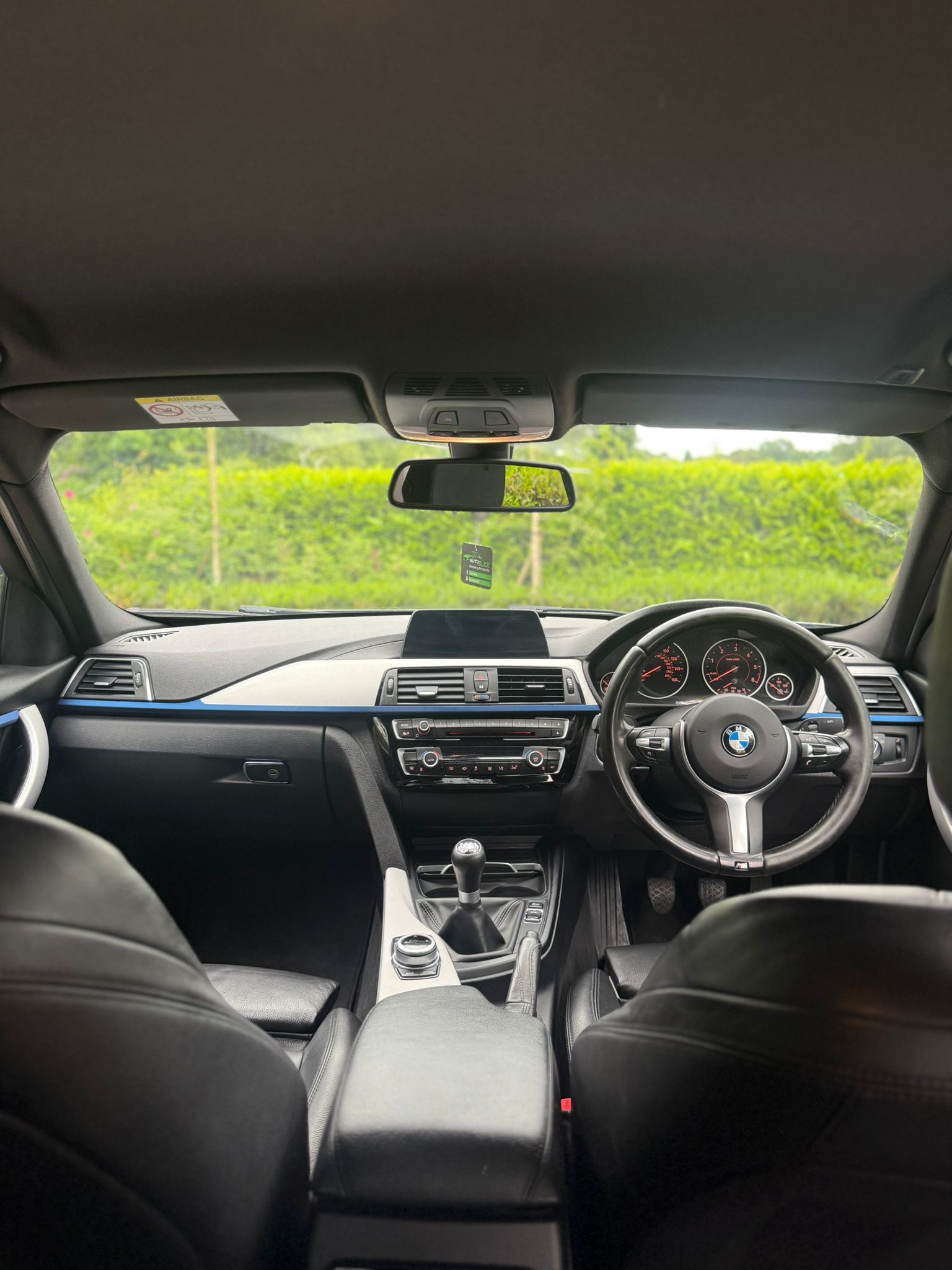 BMW 320d M Sport gallery image 10