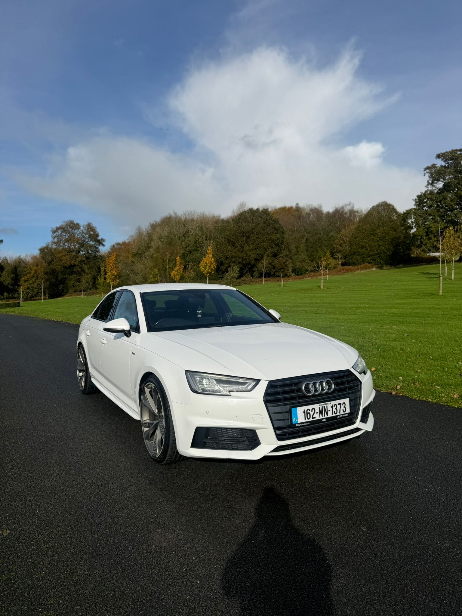 Audi A4 S Line Ultra Auto gallery image 2
