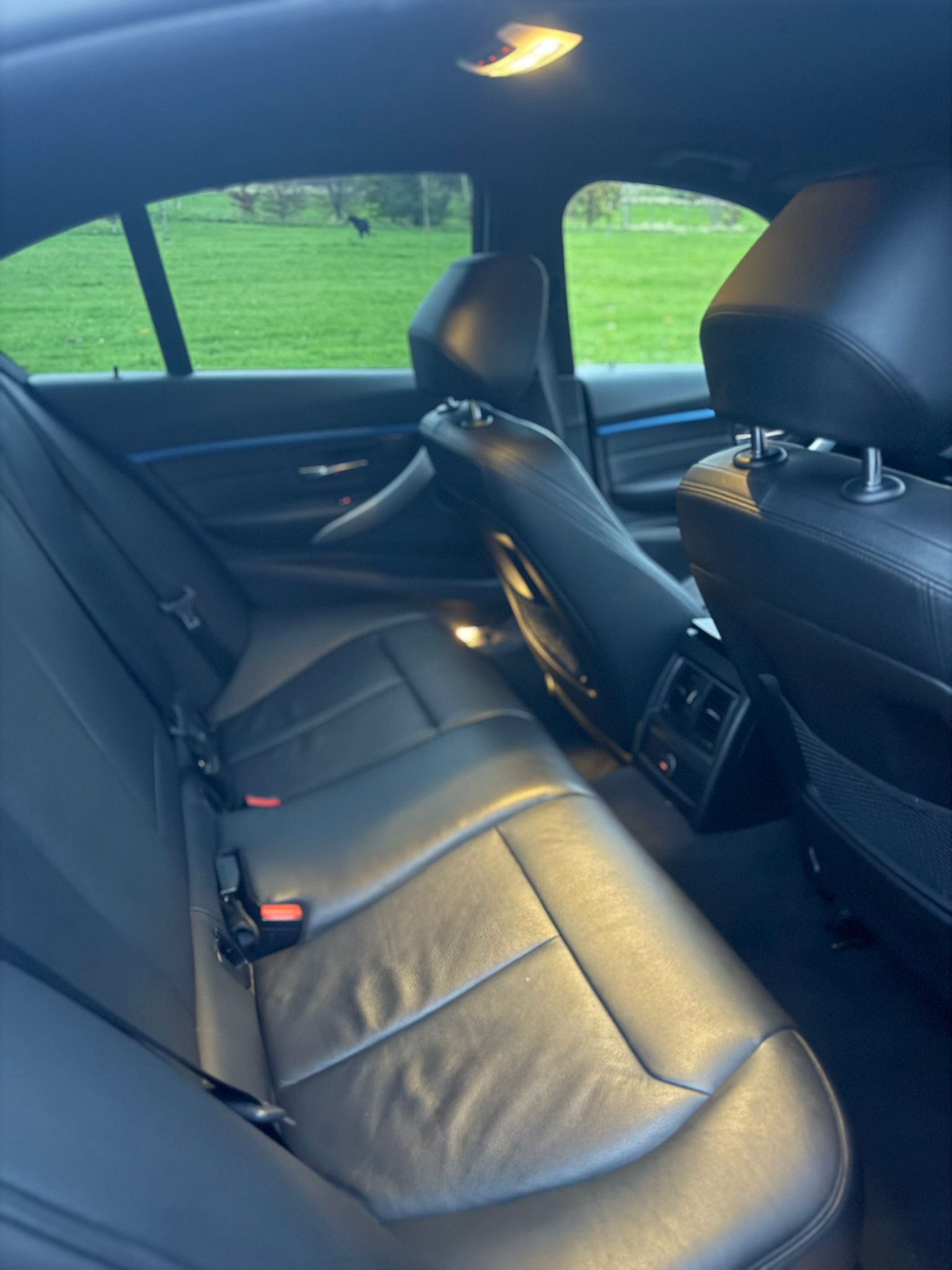 BMW 320d M Sport xDrive Auto gallery image 10
