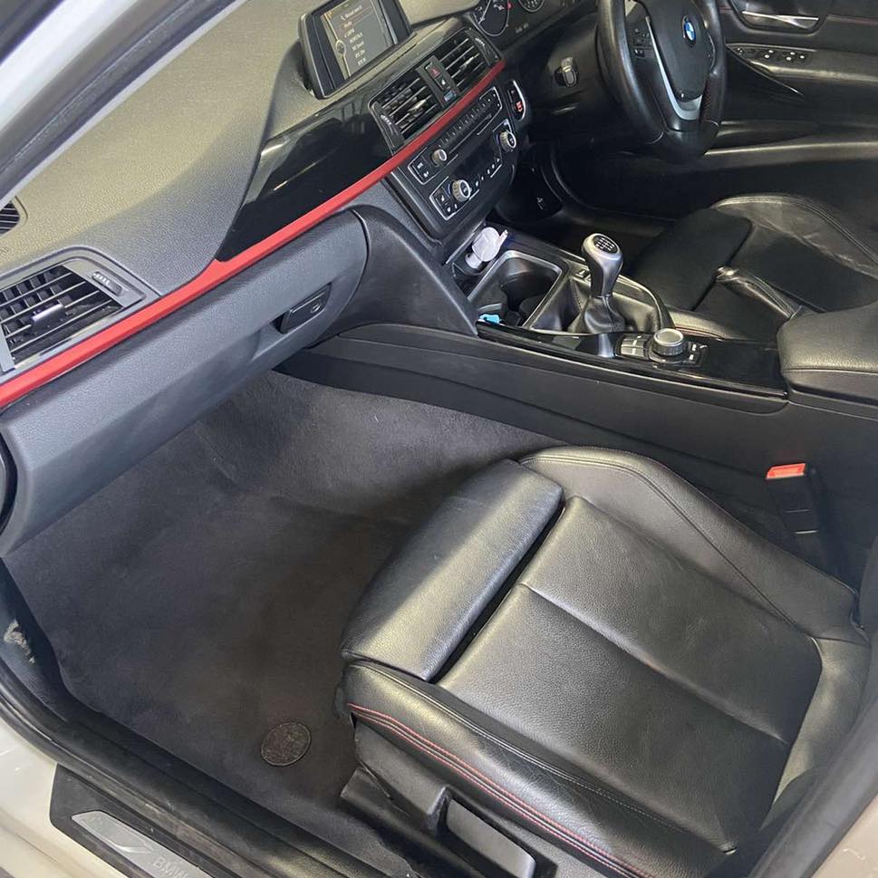 BMW 318d gallery image 9