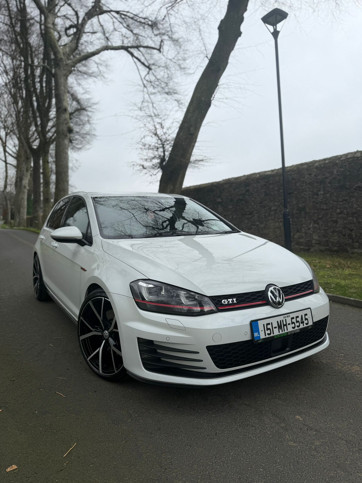 Volkswagen Golf GTI gallery image 2