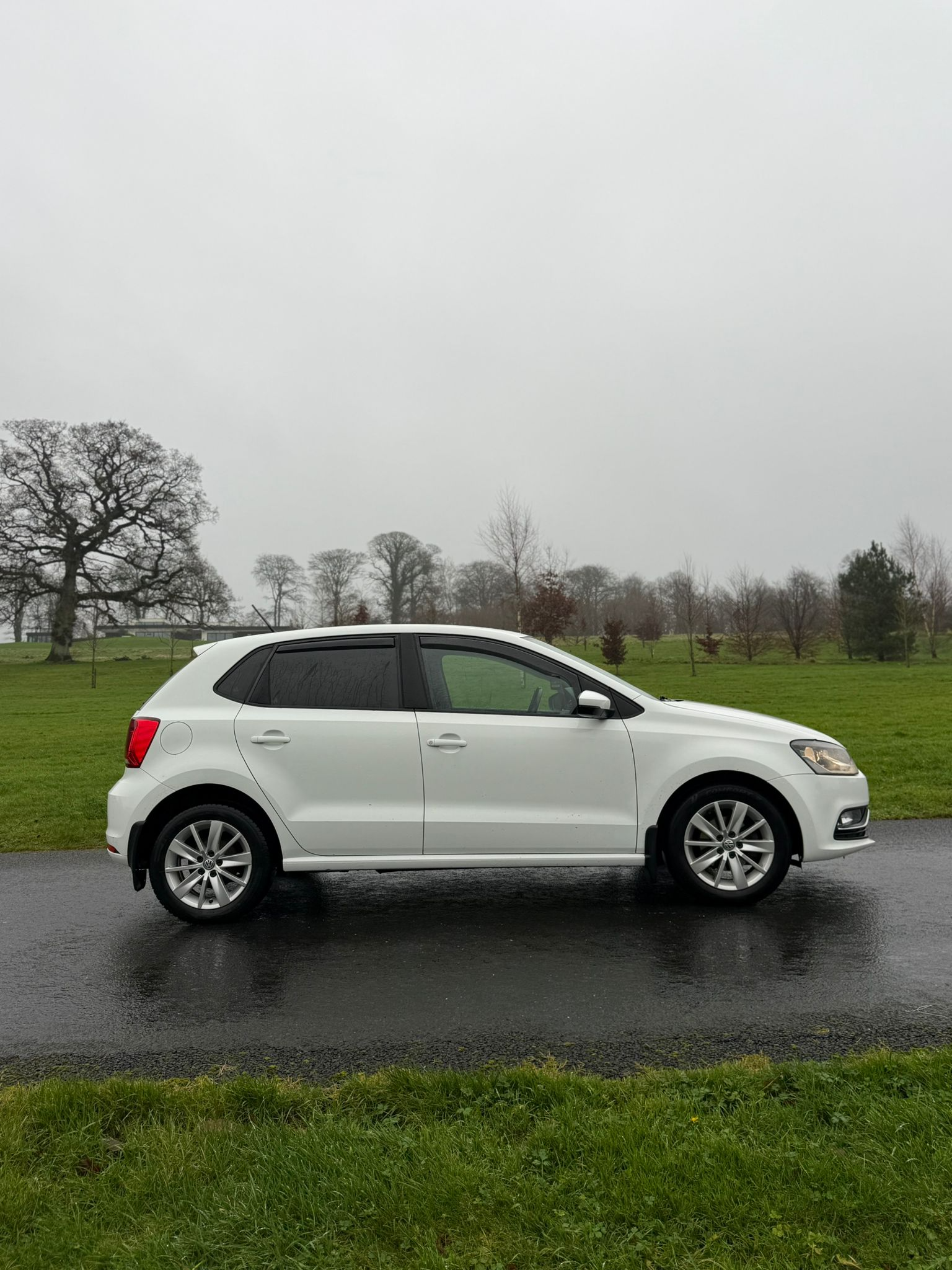 Volkswagen Polo 1.0 Manual gallery image 8