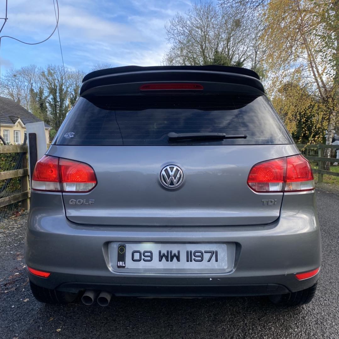 Volkswagen Golf 2.0 TDI gallery image 2