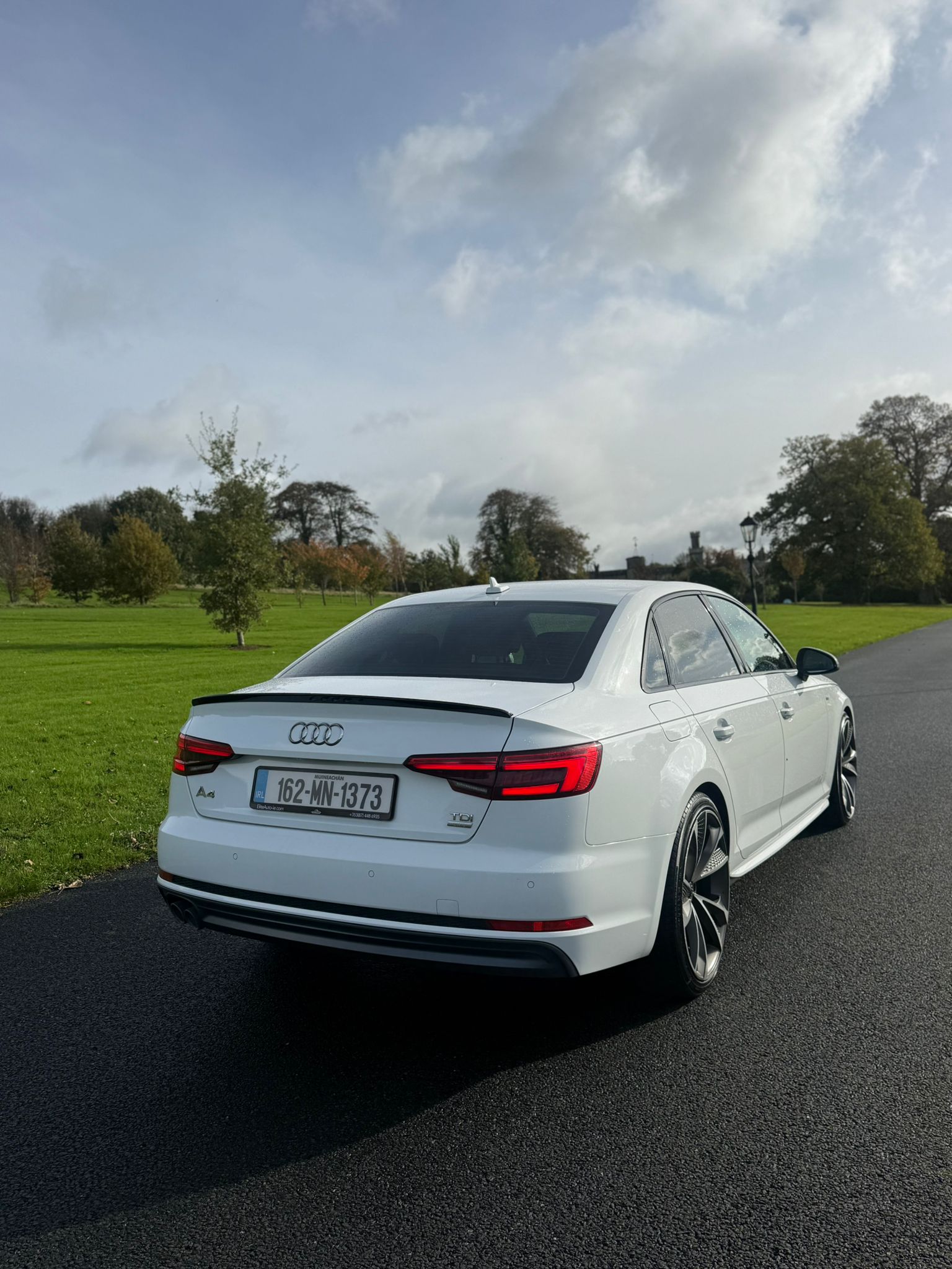 Audi A4 S Line Ultra Auto gallery image 6